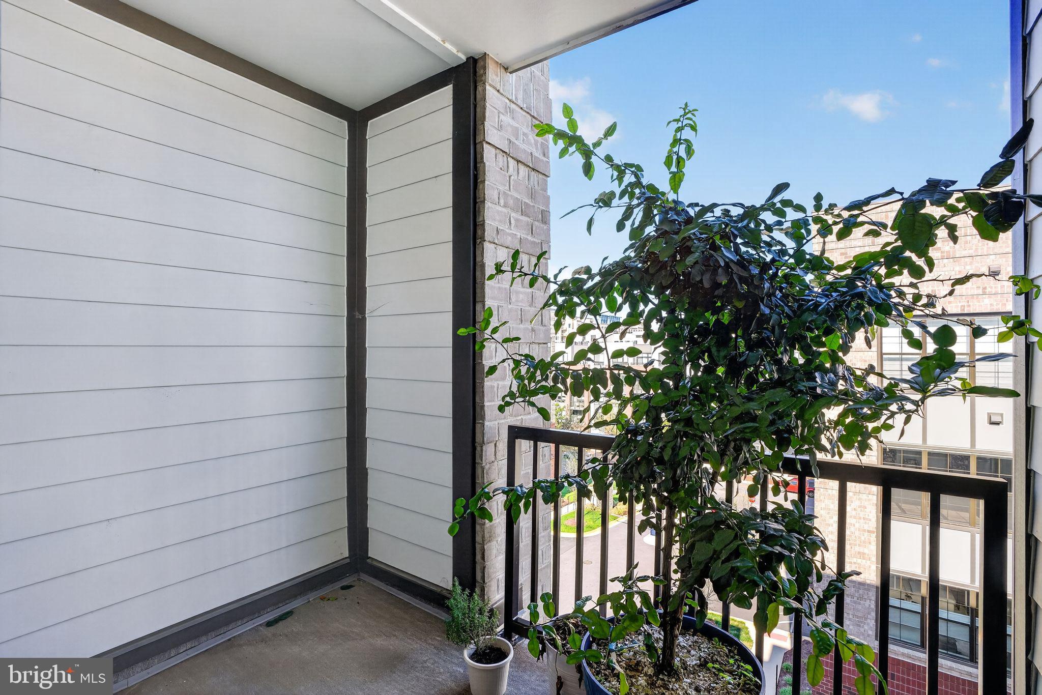 THE FLATS AT NATIONAL HARBOR - Residential