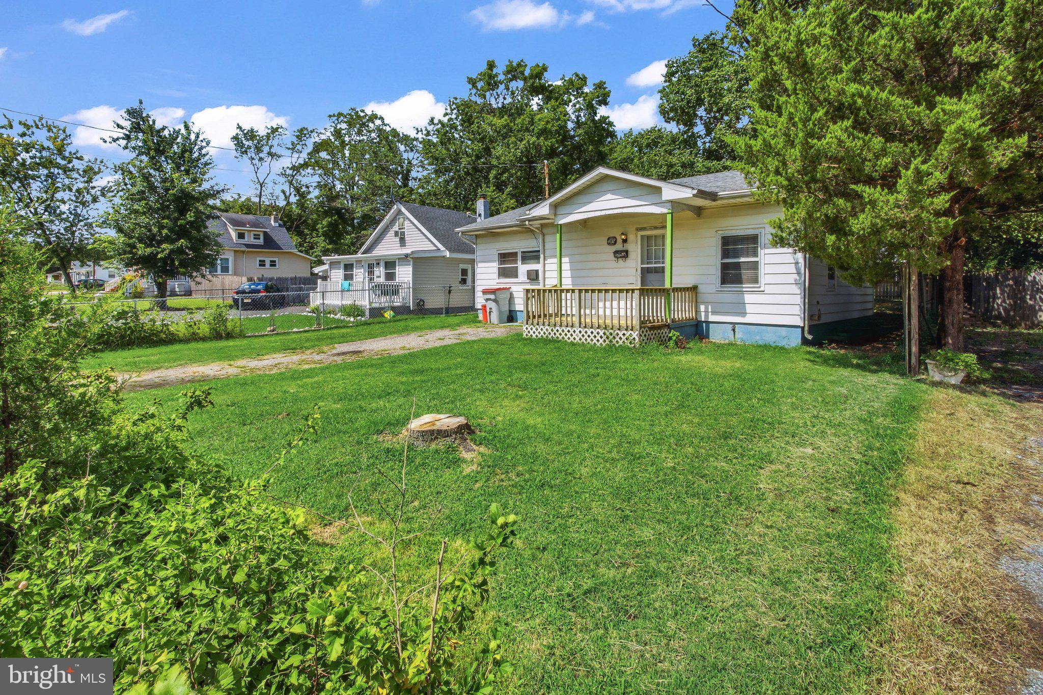 402 ROSEWOOD AVENUE