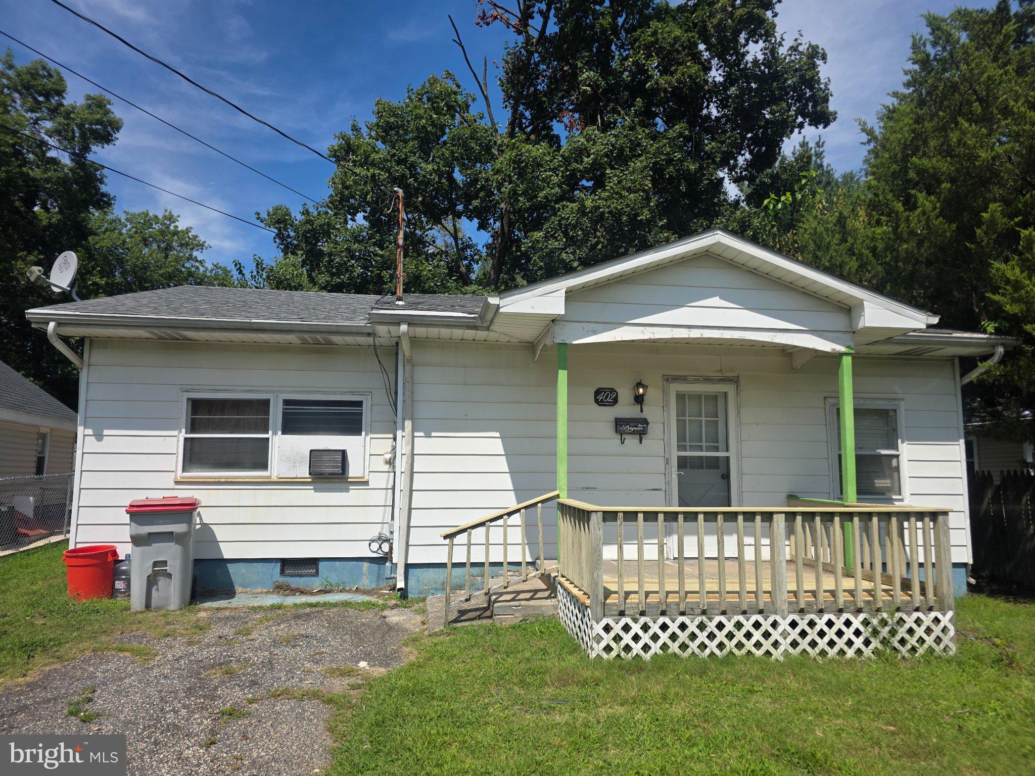 402 ROSEWOOD AVENUE