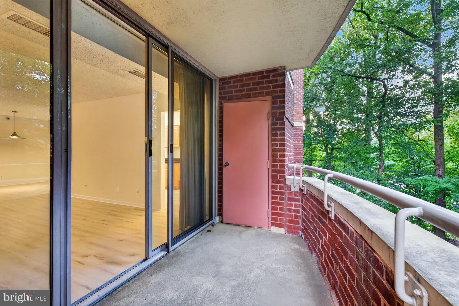 5802 NICHOLSON LANE 2-301
