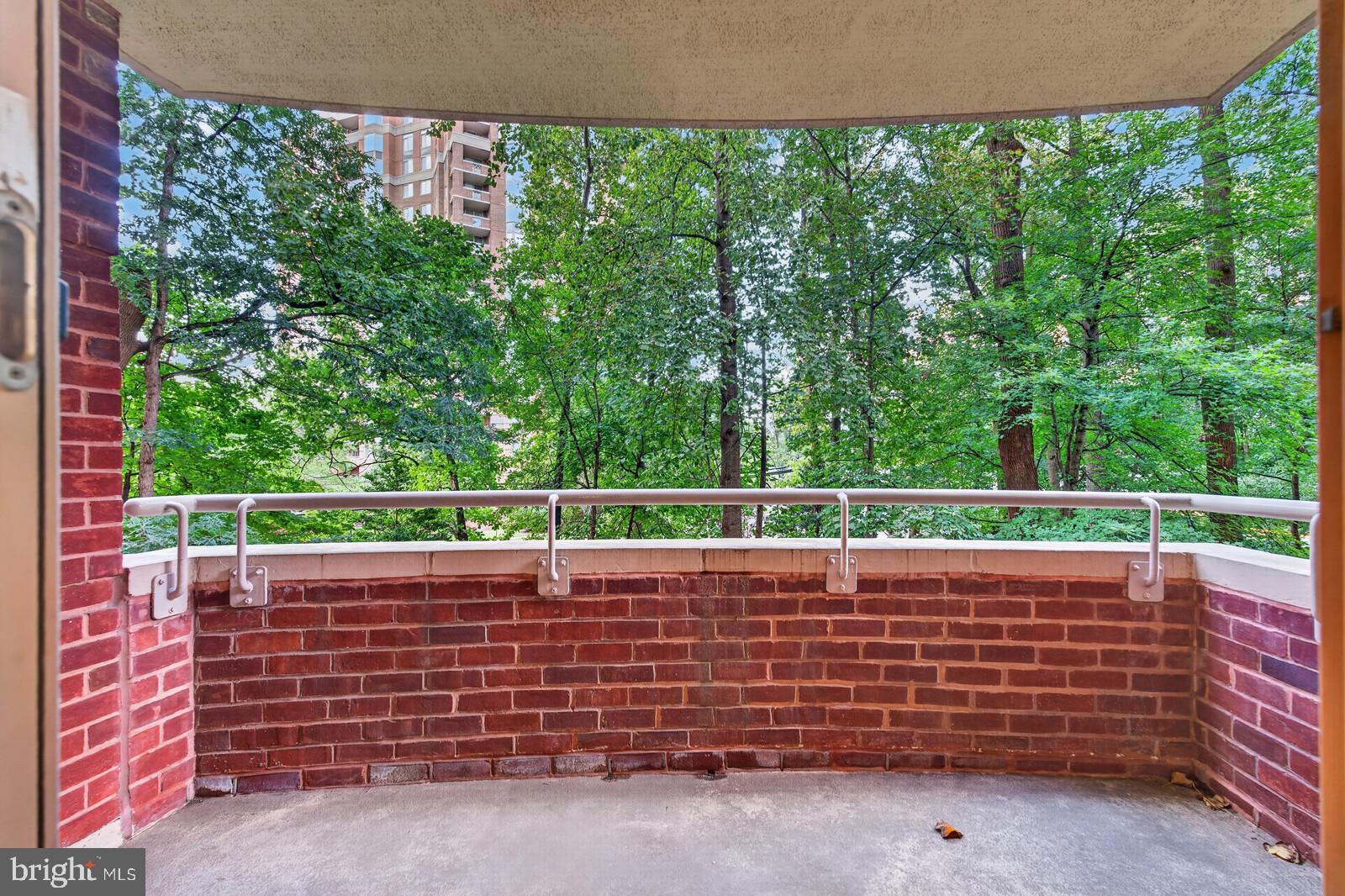 5802 NICHOLSON LANE 2-301