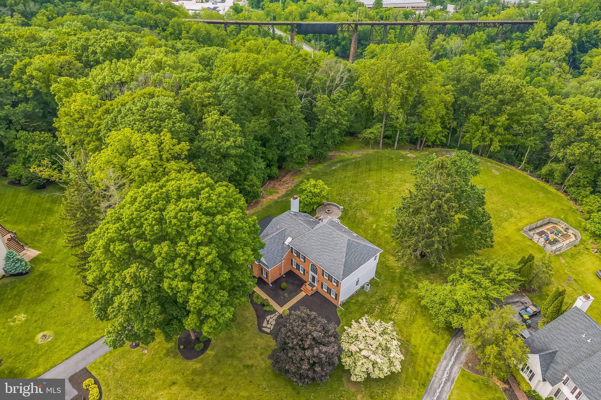 1427 HAMPTON DRIVE