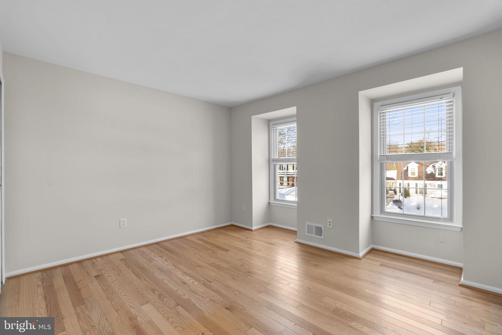 LONG REACH - Residential