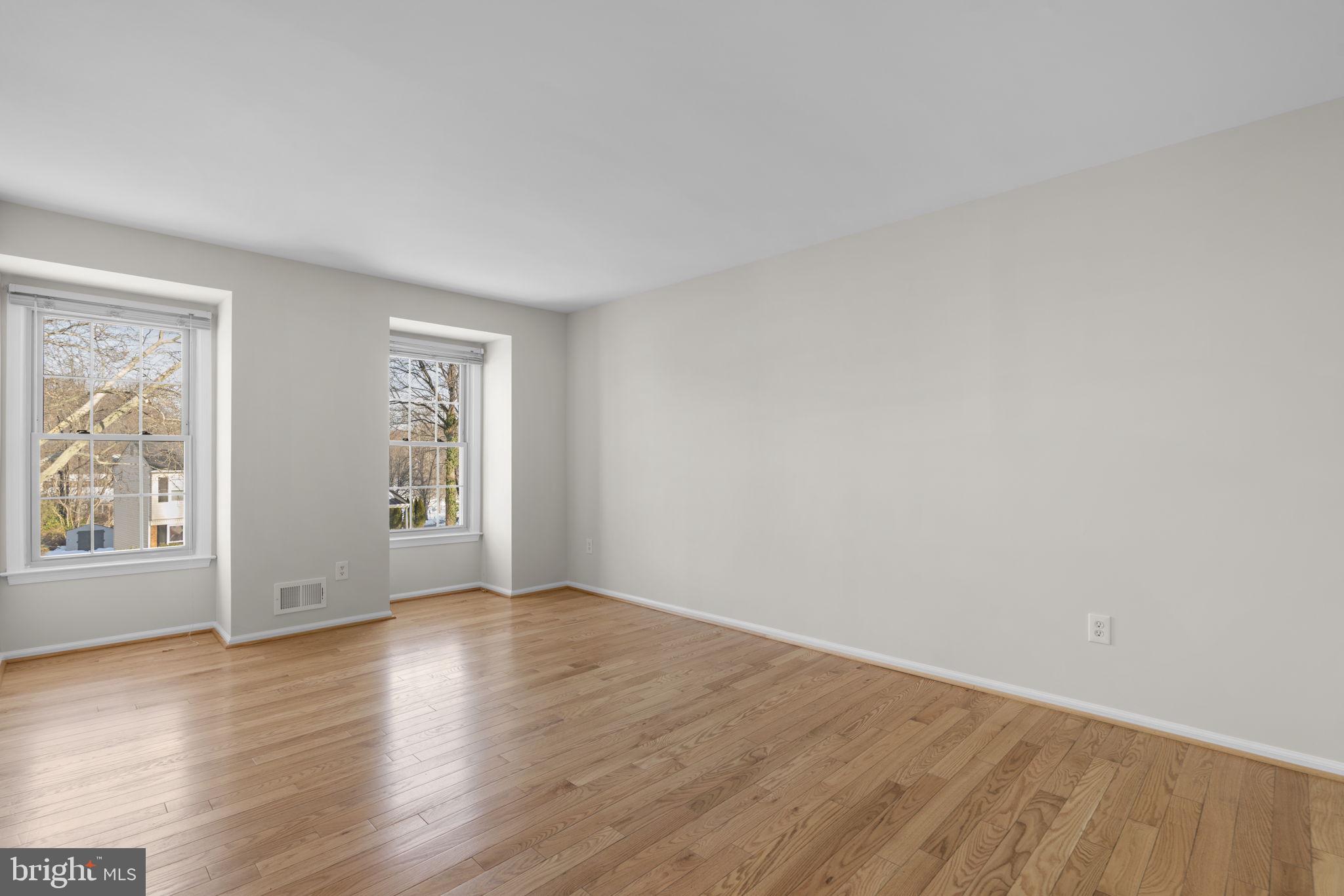 LONG REACH - Residential