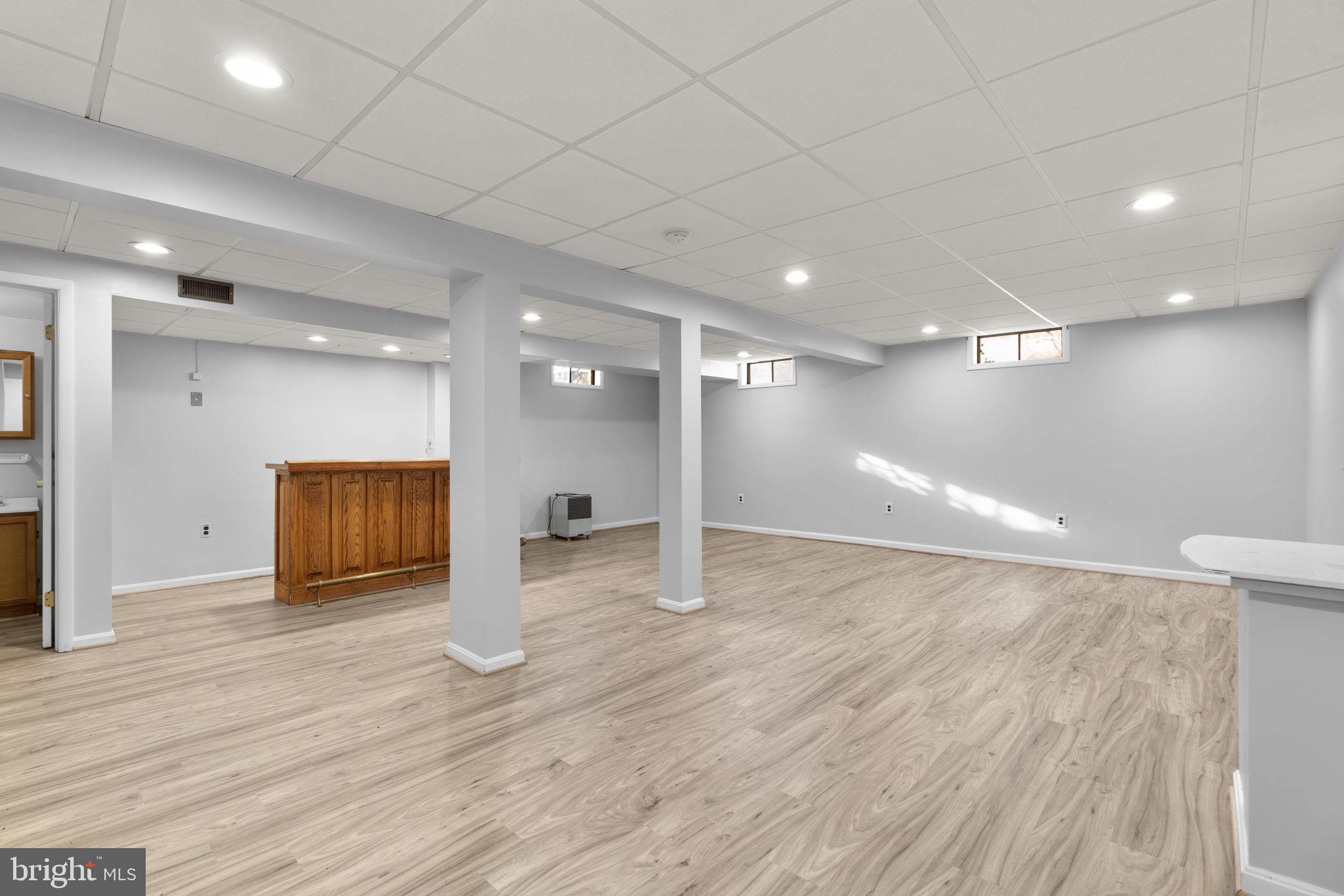 LONG REACH - Residential