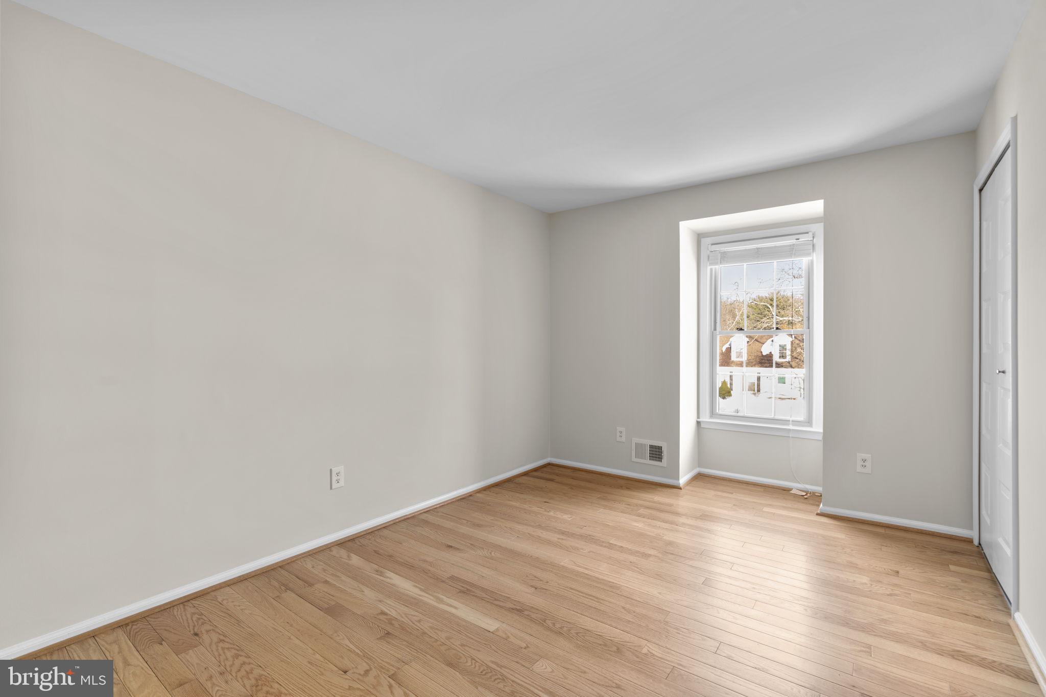 LONG REACH - Residential