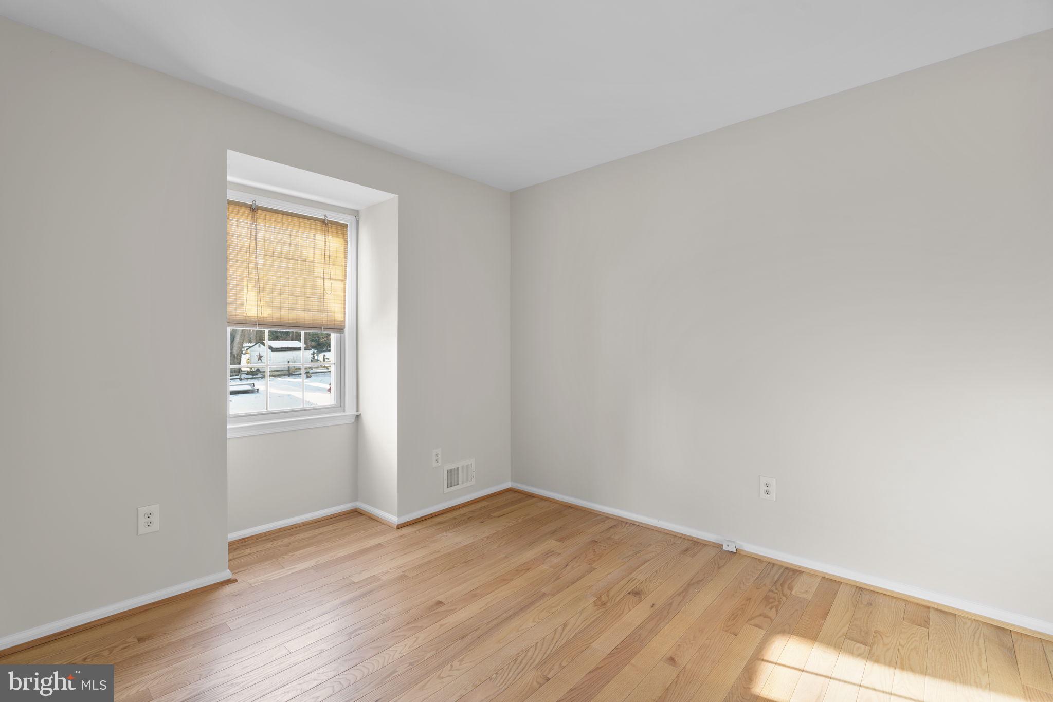 LONG REACH - Residential