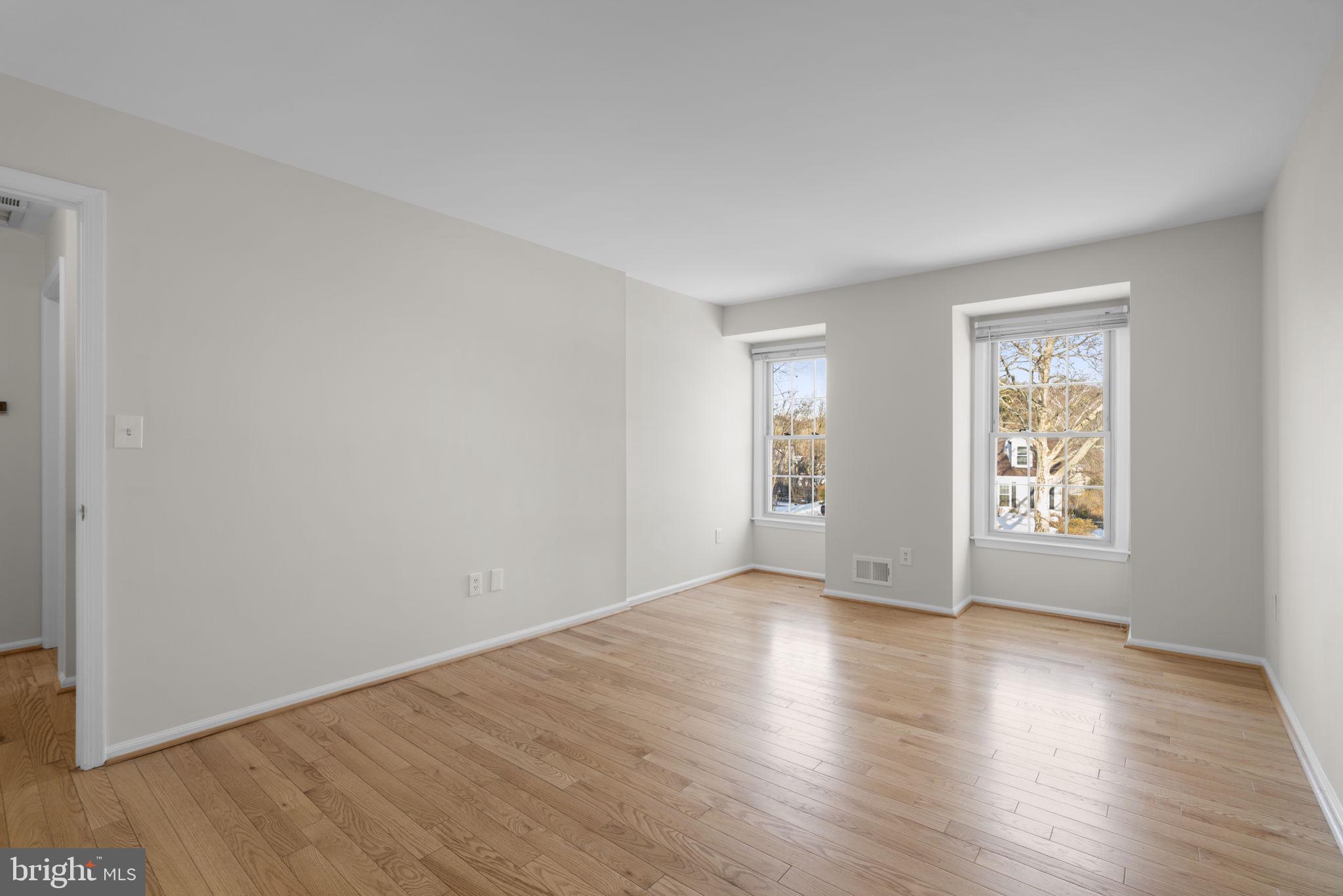 LONG REACH - Residential