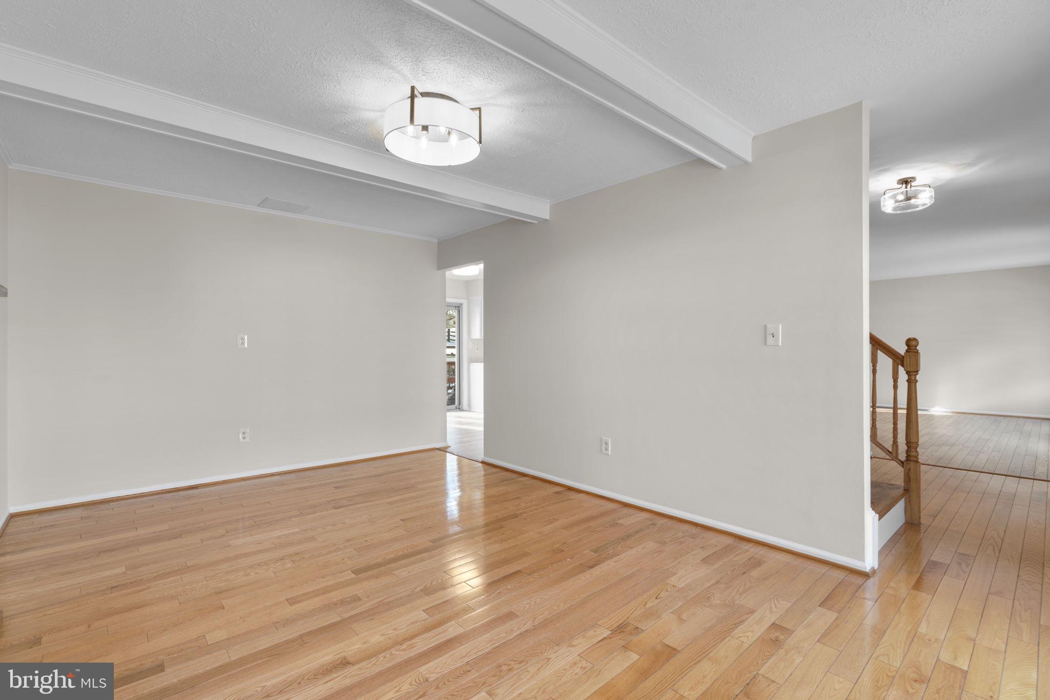 LONG REACH - Residential