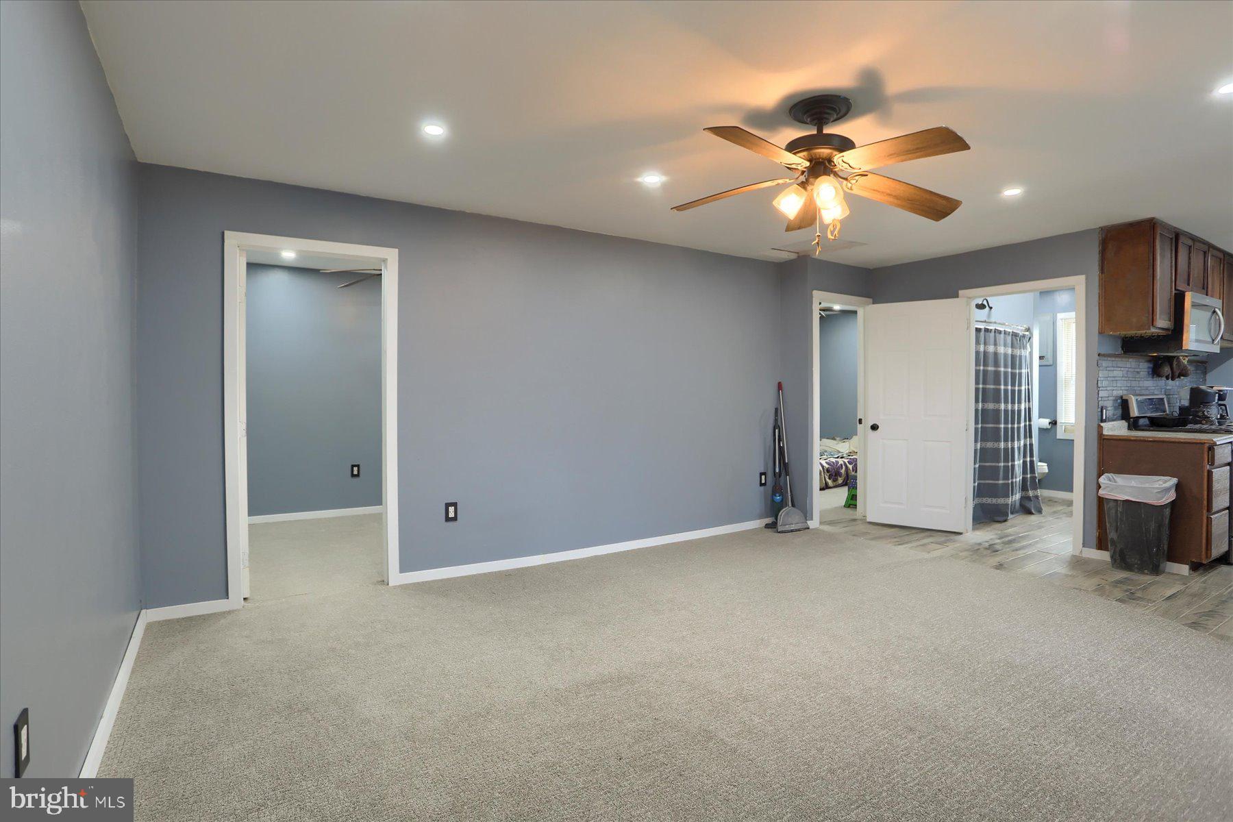 HEISHMAN GARDENS - Residential