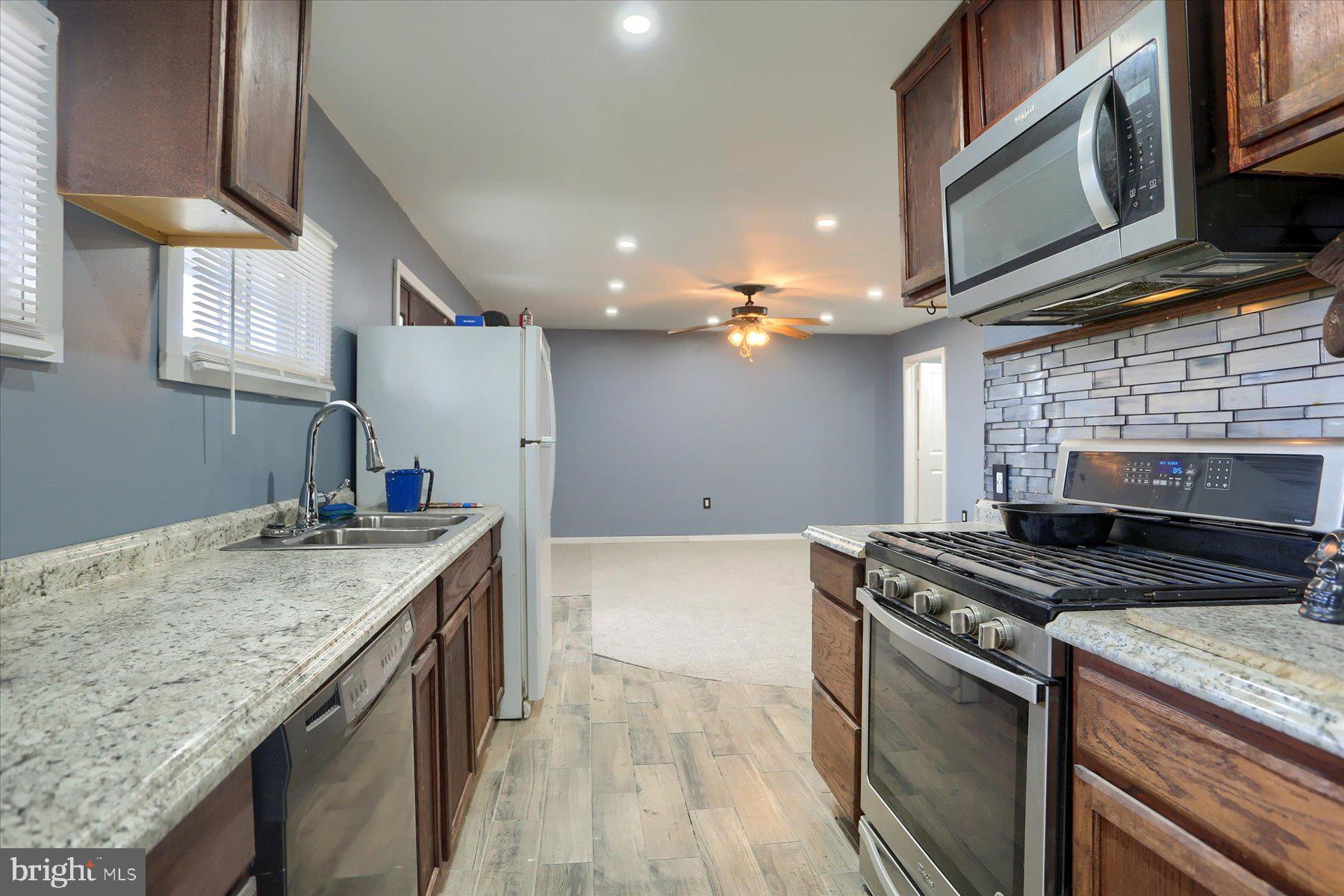 HEISHMAN GARDENS - Residential