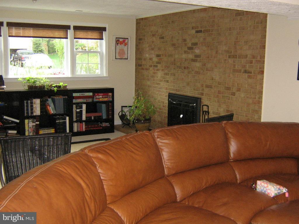 WILTON WOODS - Residential Lease