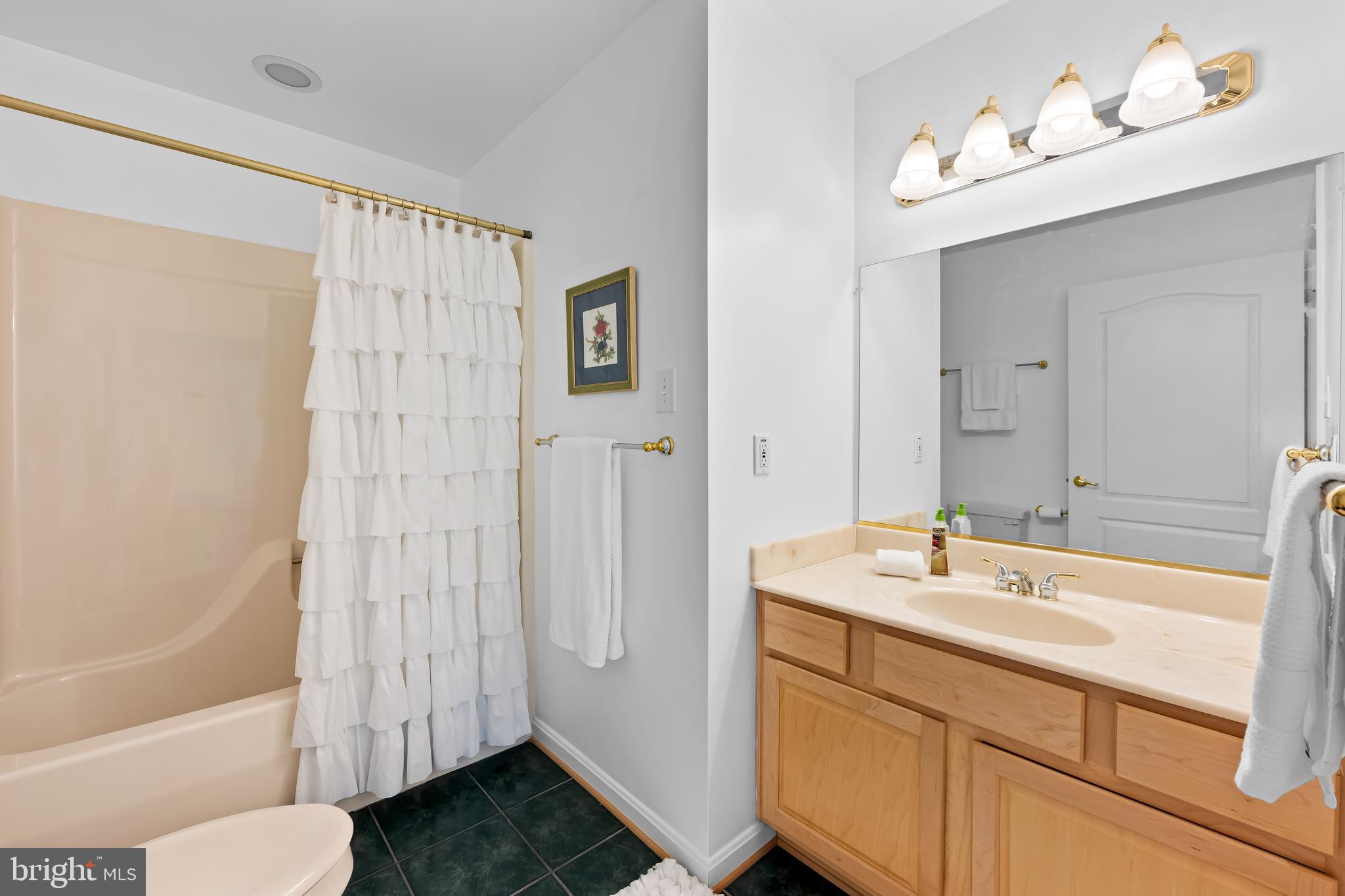 ROCKAWAY BEACH - Residential