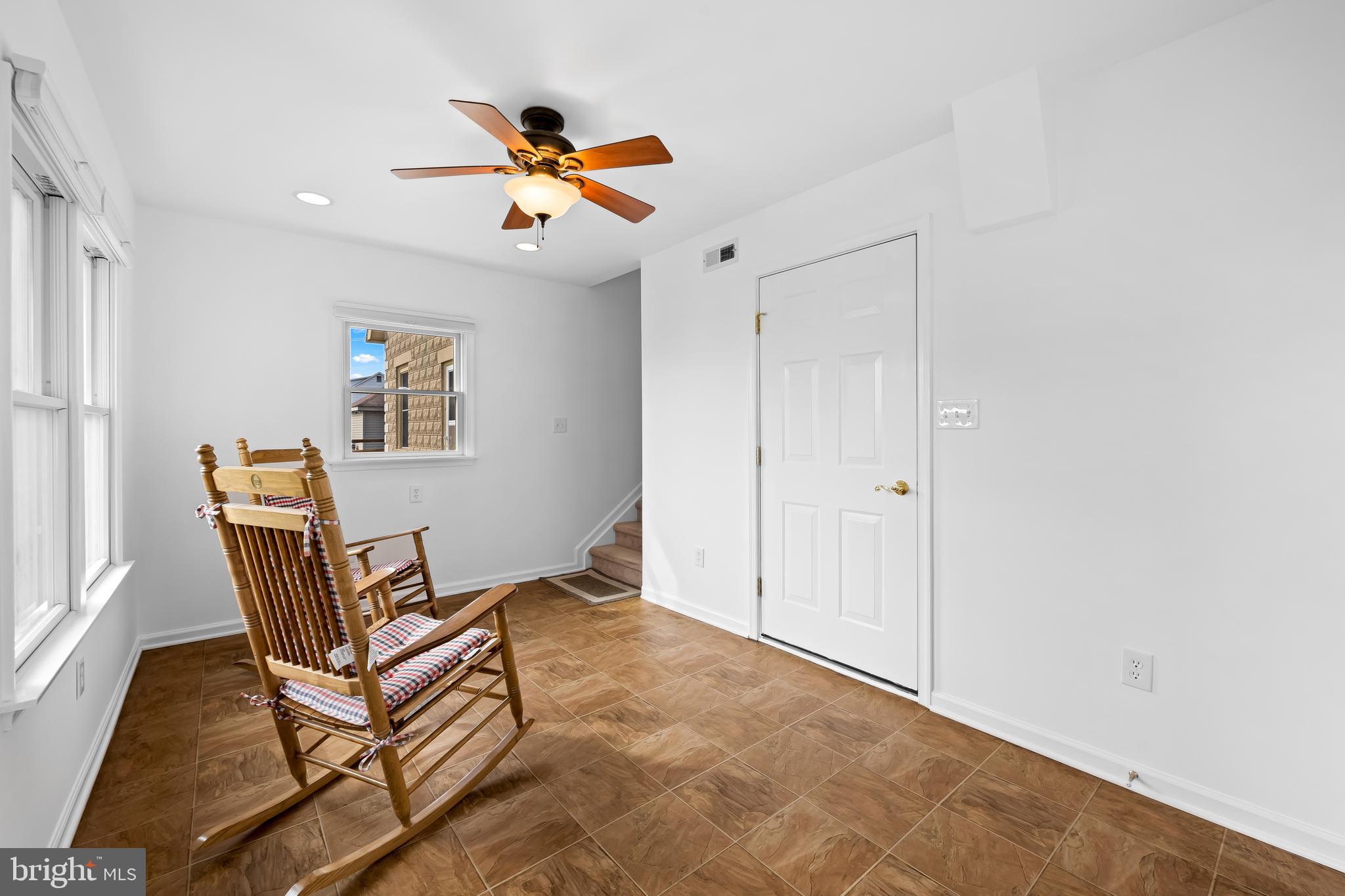 ROCKAWAY BEACH - Residential