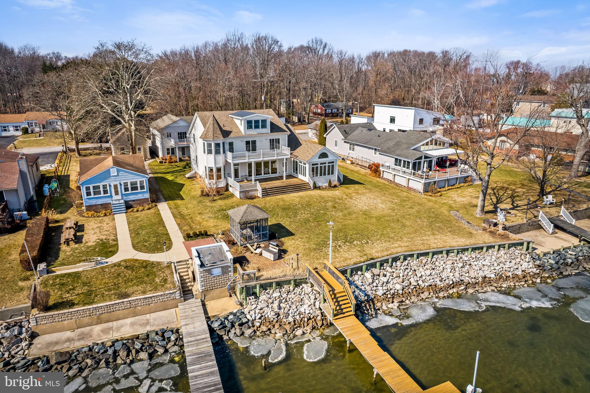 ROCKAWAY BEACH - Residential