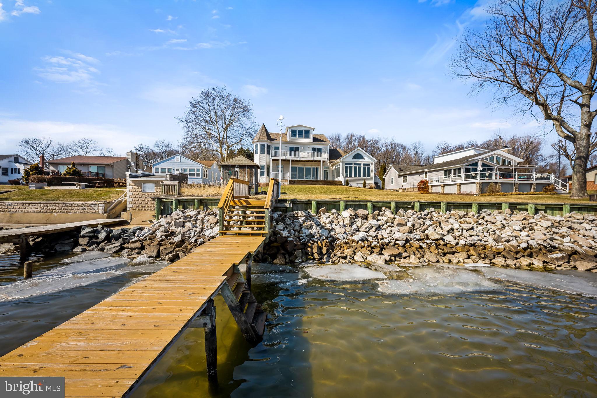 ROCKAWAY BEACH - Residential