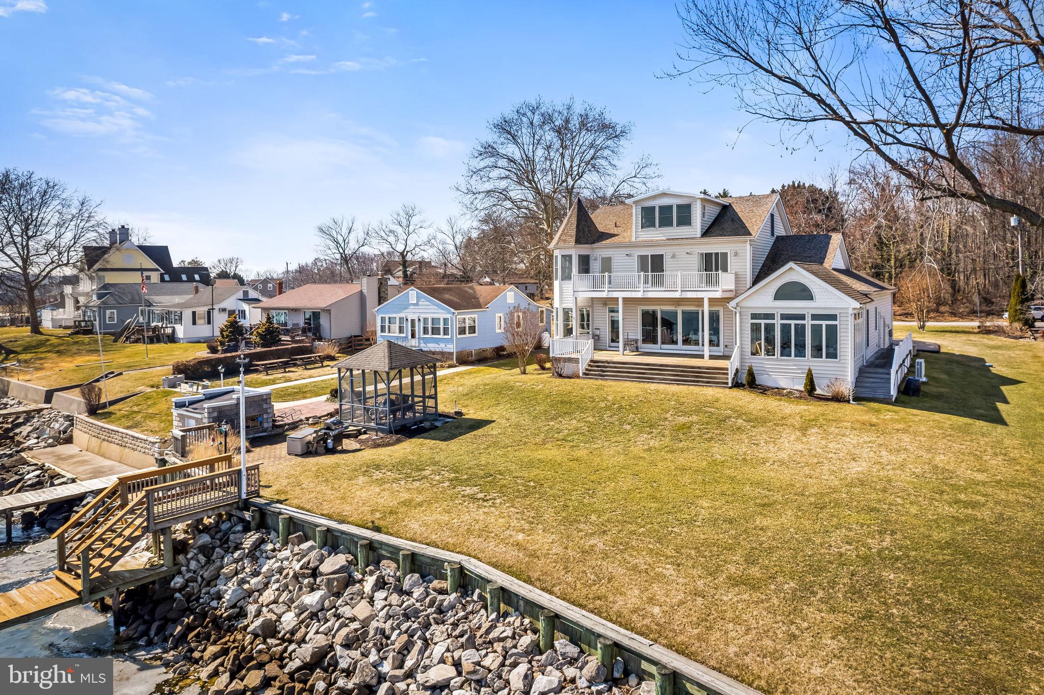 ROCKAWAY BEACH - Residential