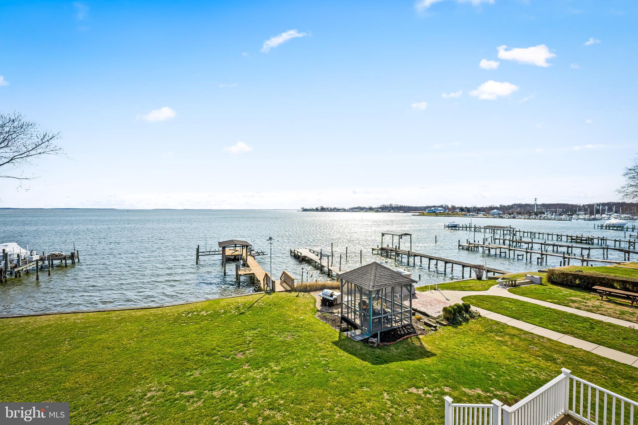 ROCKAWAY BEACH - Residential