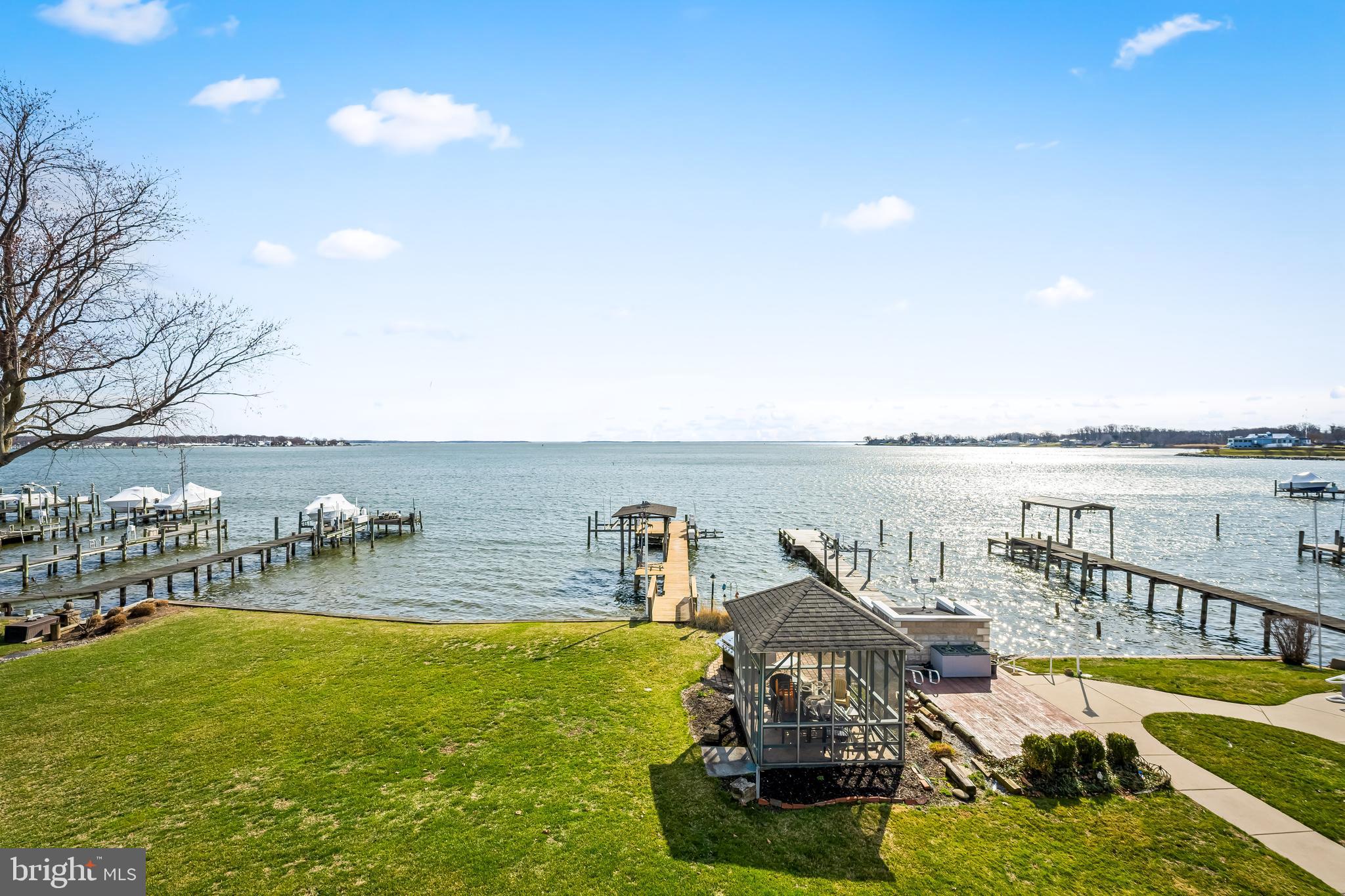 ROCKAWAY BEACH - Residential