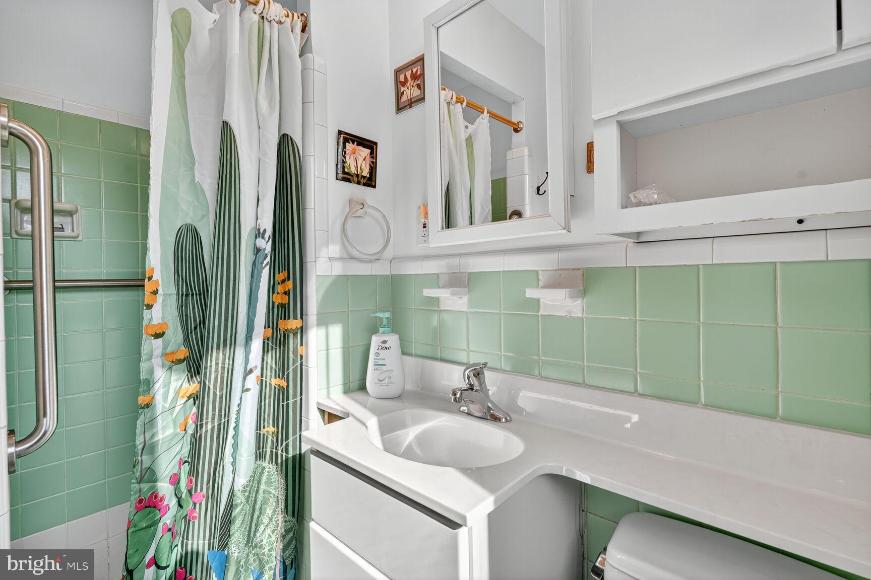 HILLANDALE - Residential