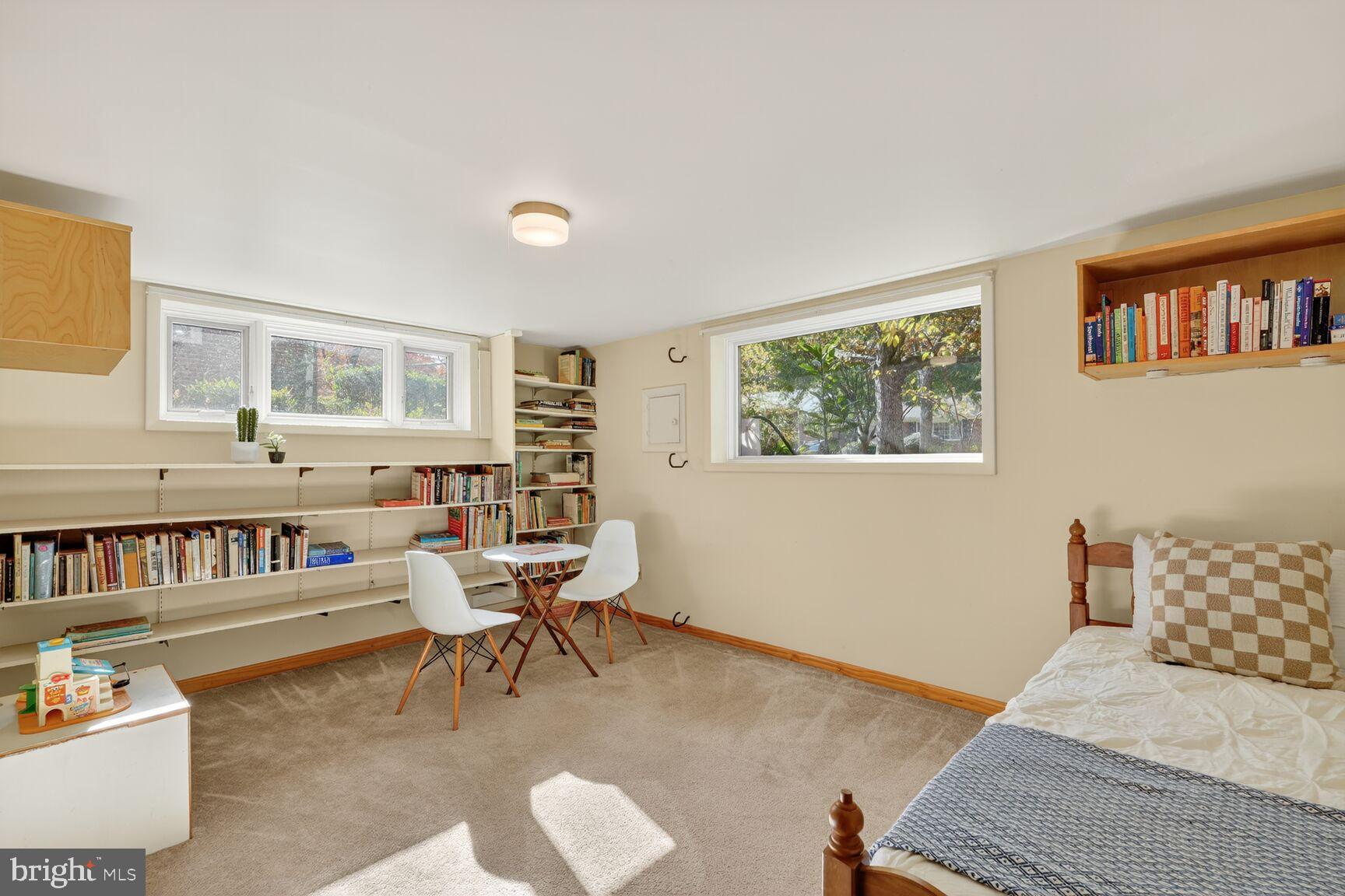 HILLANDALE - Residential