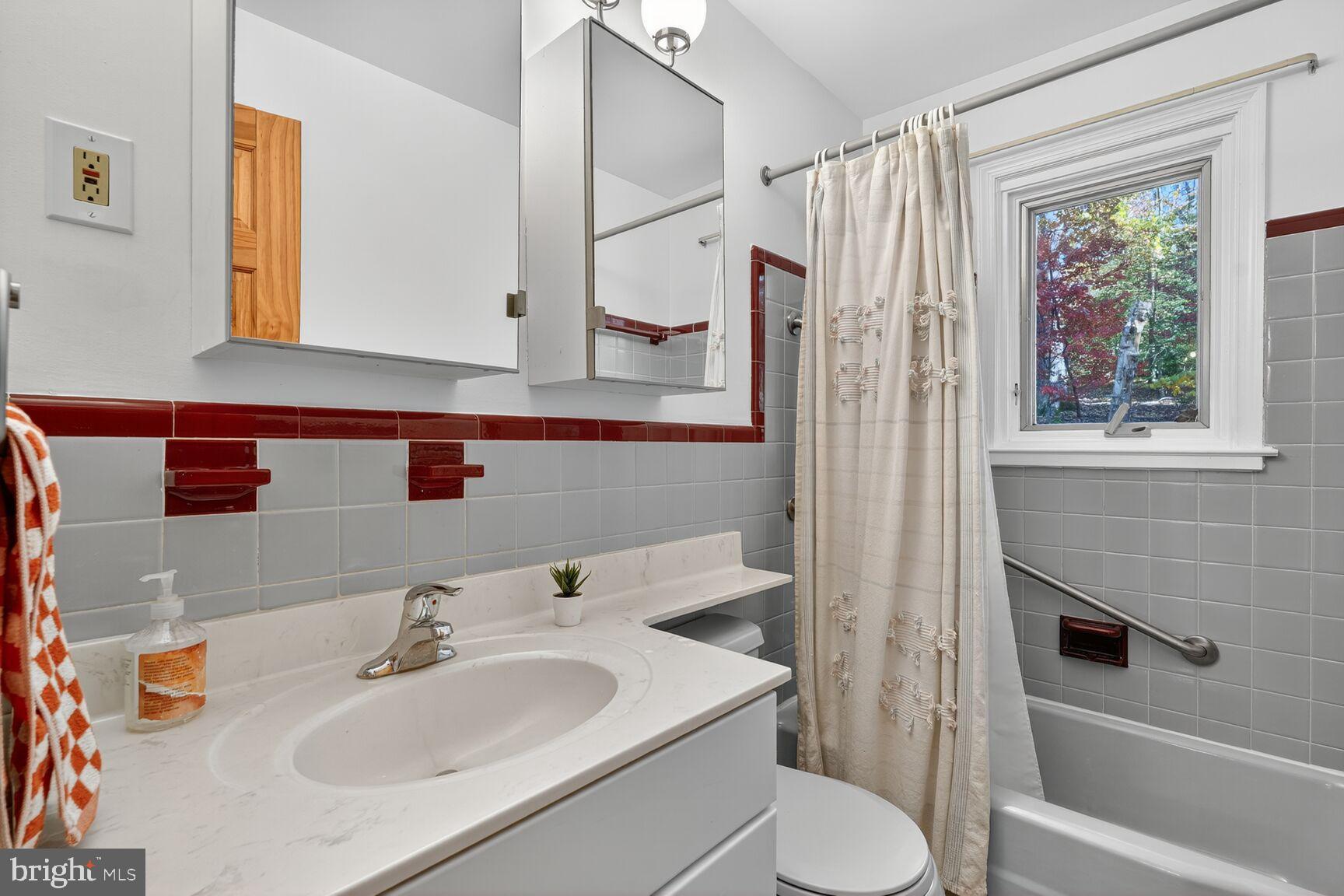 HILLANDALE - Residential