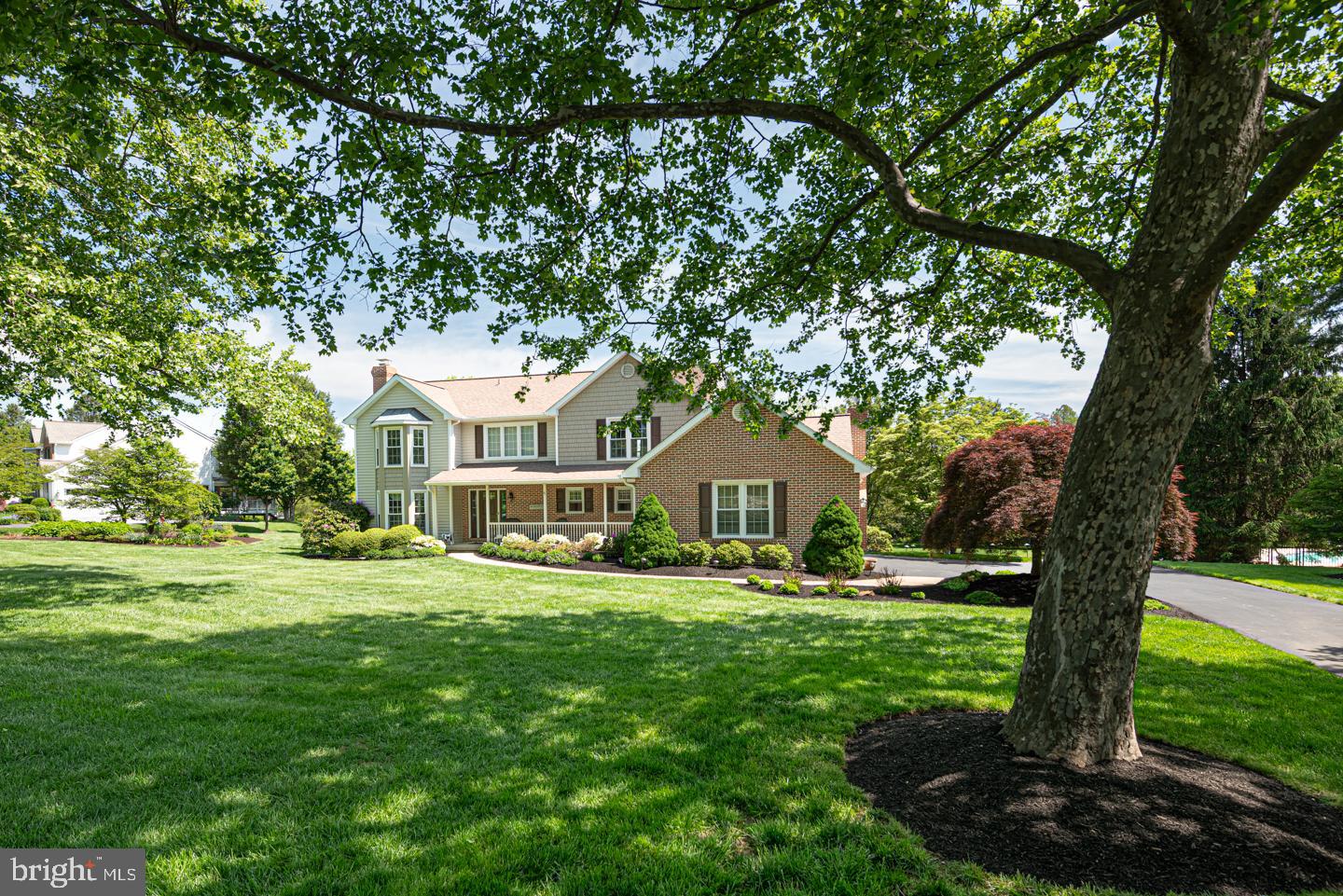 10 N IROQUOIS LANE