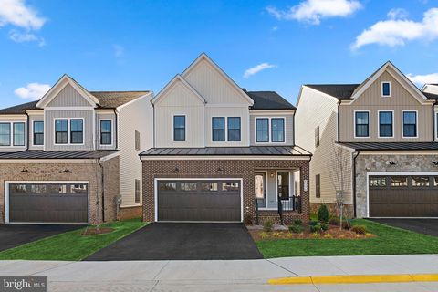 43274 GREELEY SQUARE ASHBURN VA 20148