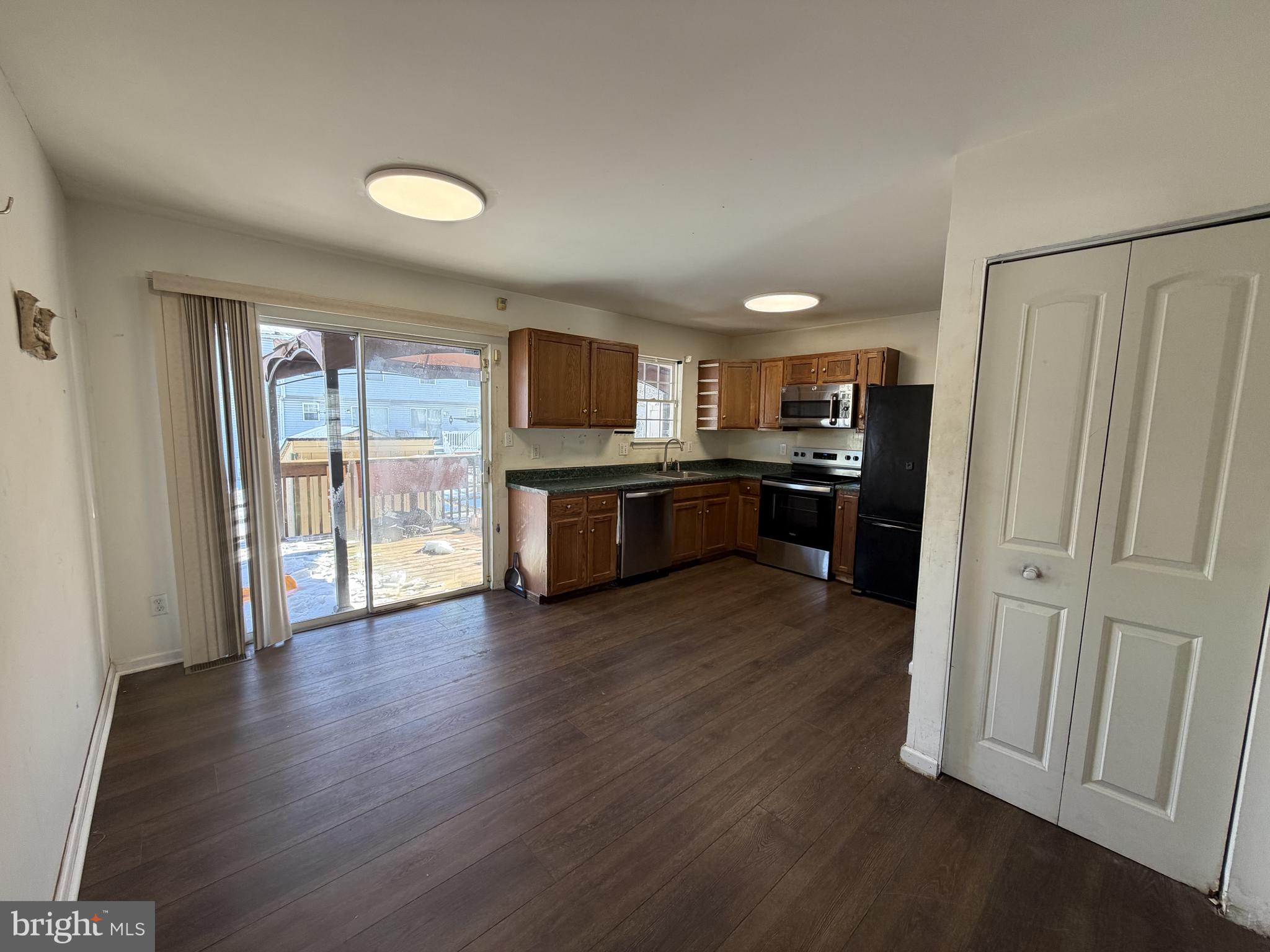 MIDDLETOWN VILLAGE - Residential