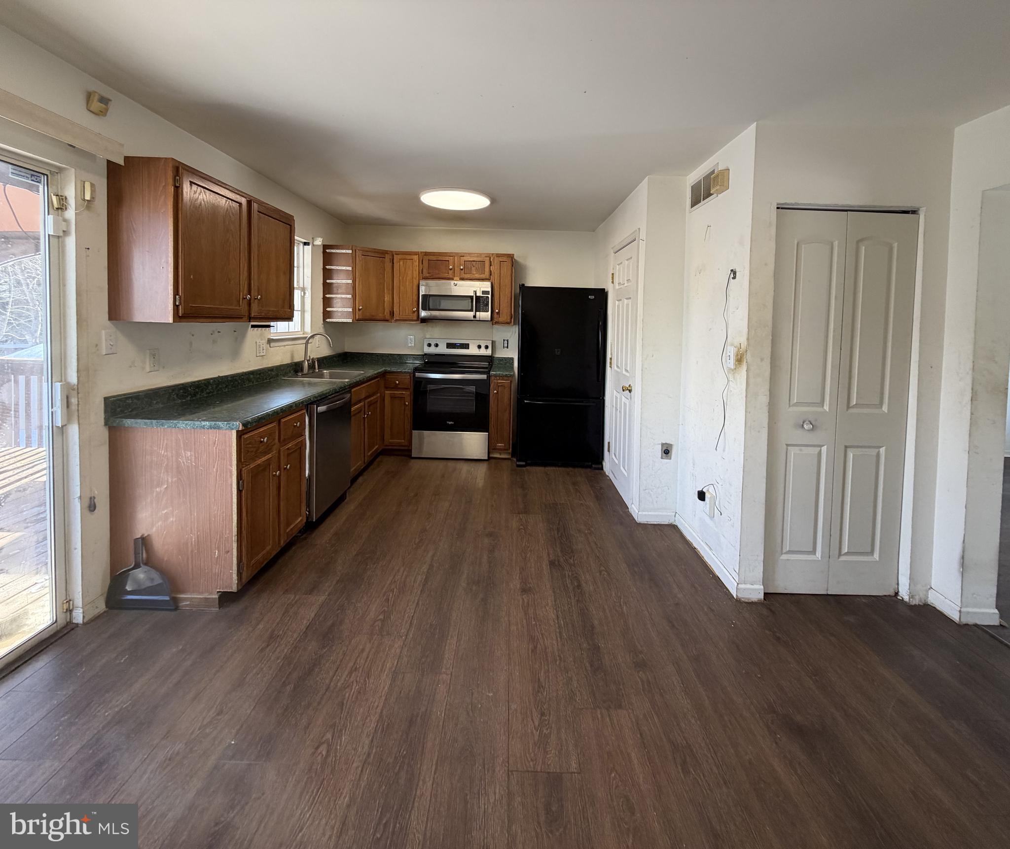 MIDDLETOWN VILLAGE - Residential