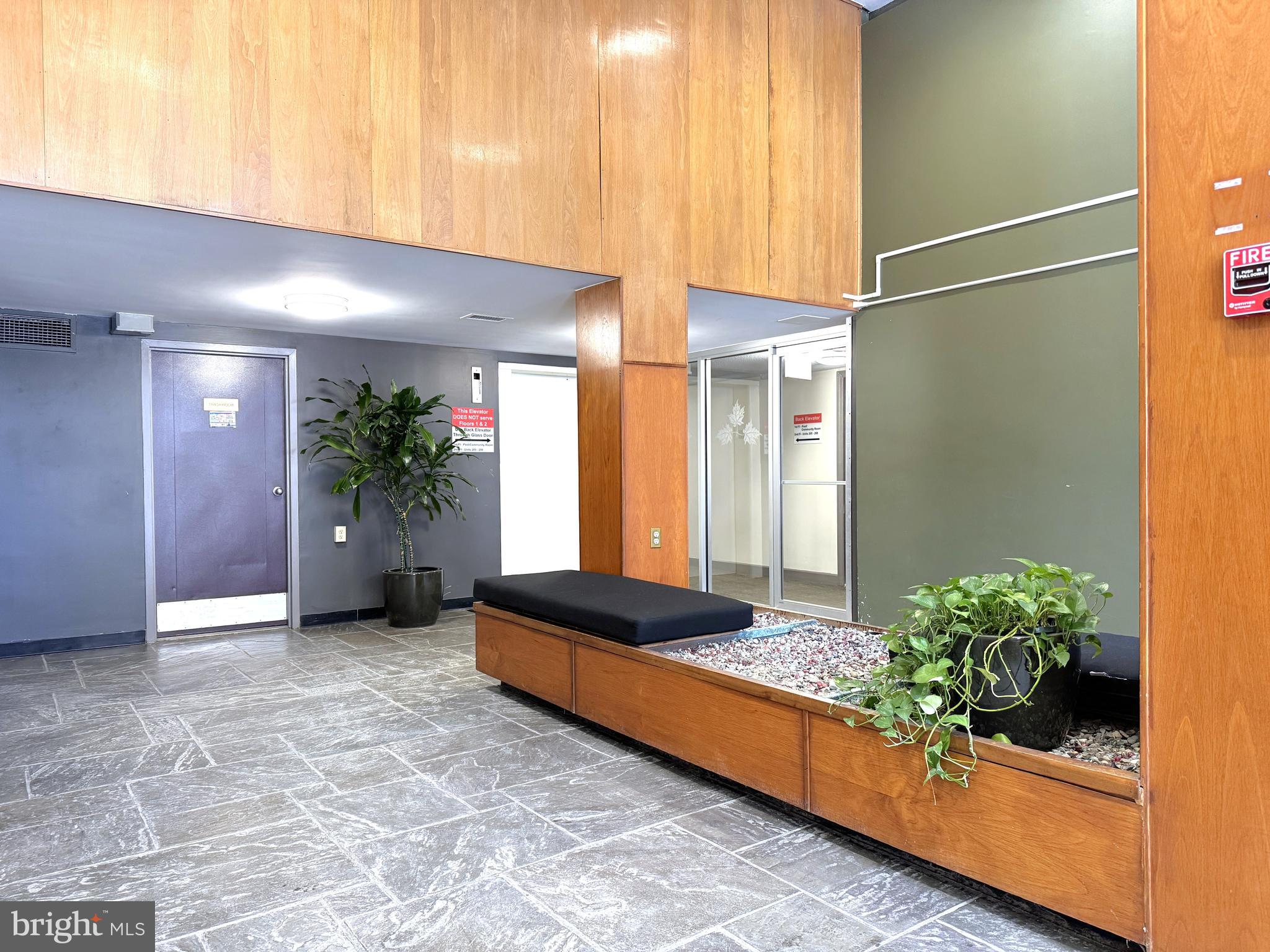 CIRCLE - Residential Lease