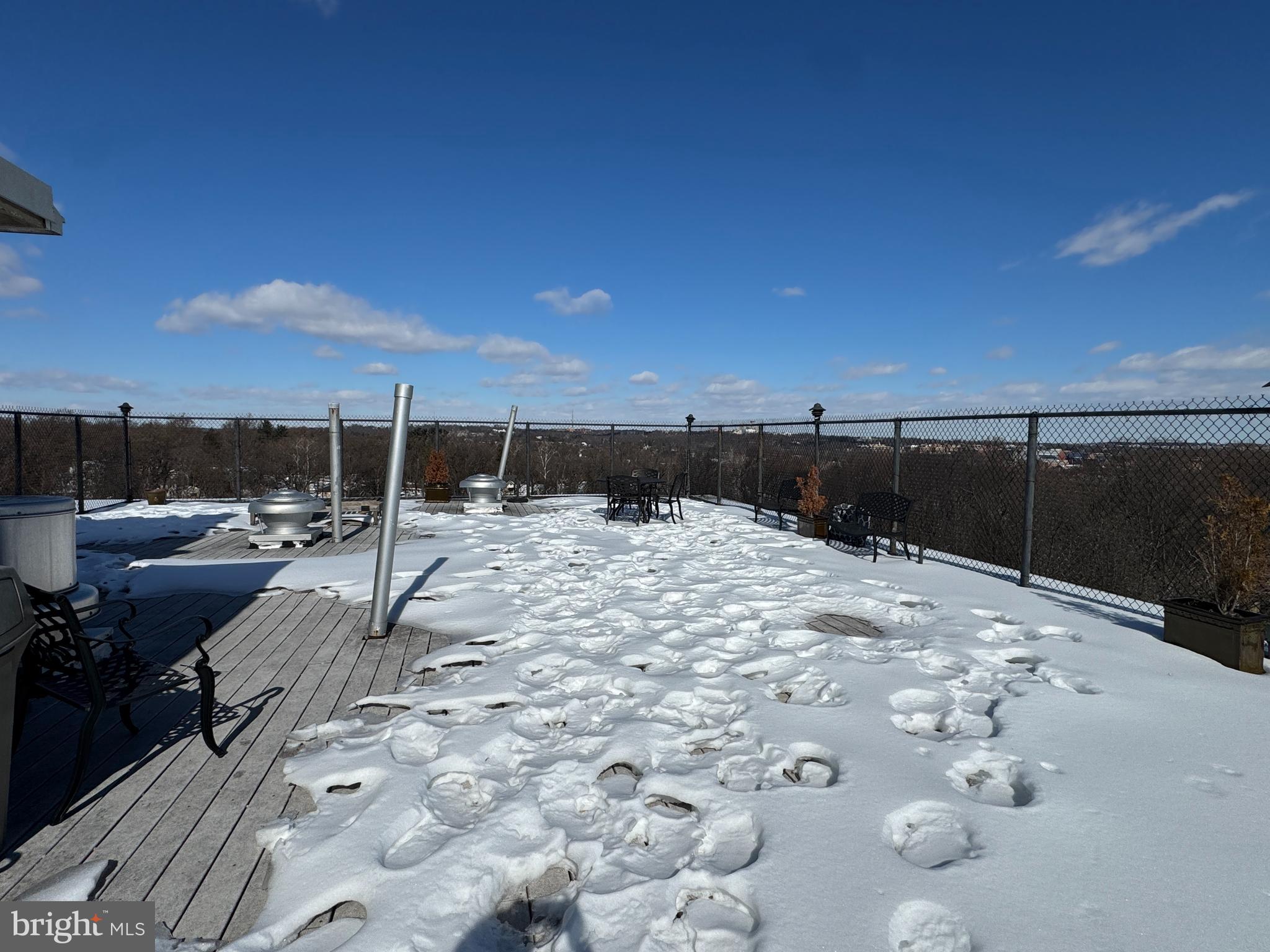 CIRCLE - Residential Lease