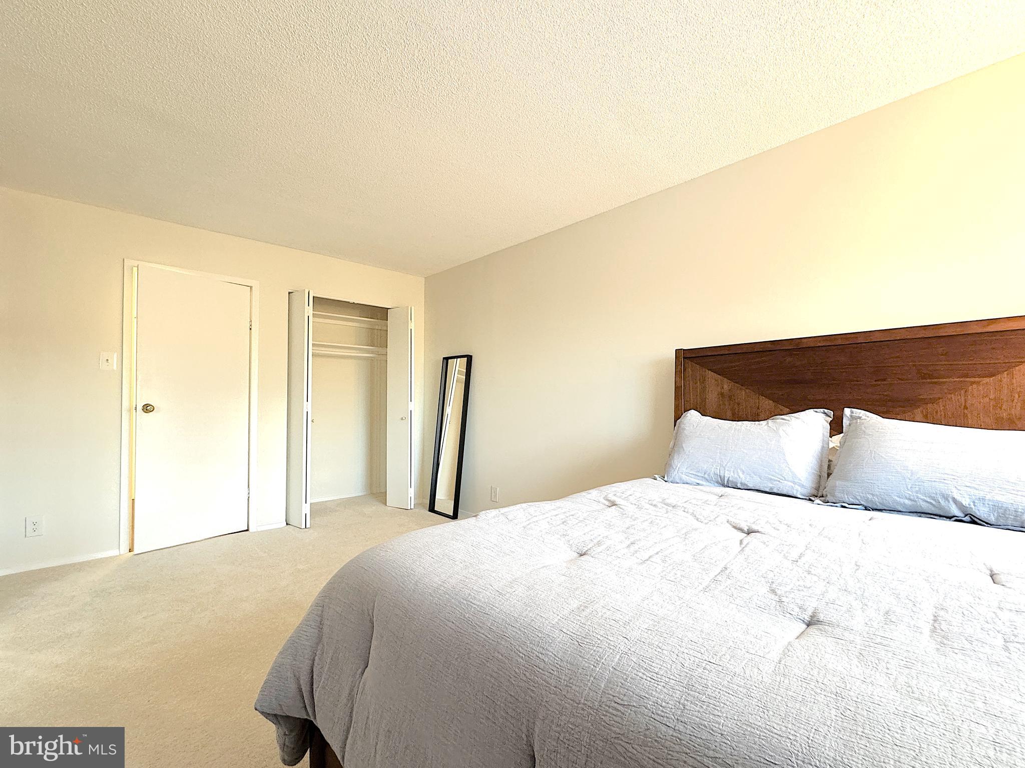 2030 N ADAMS STREET 404