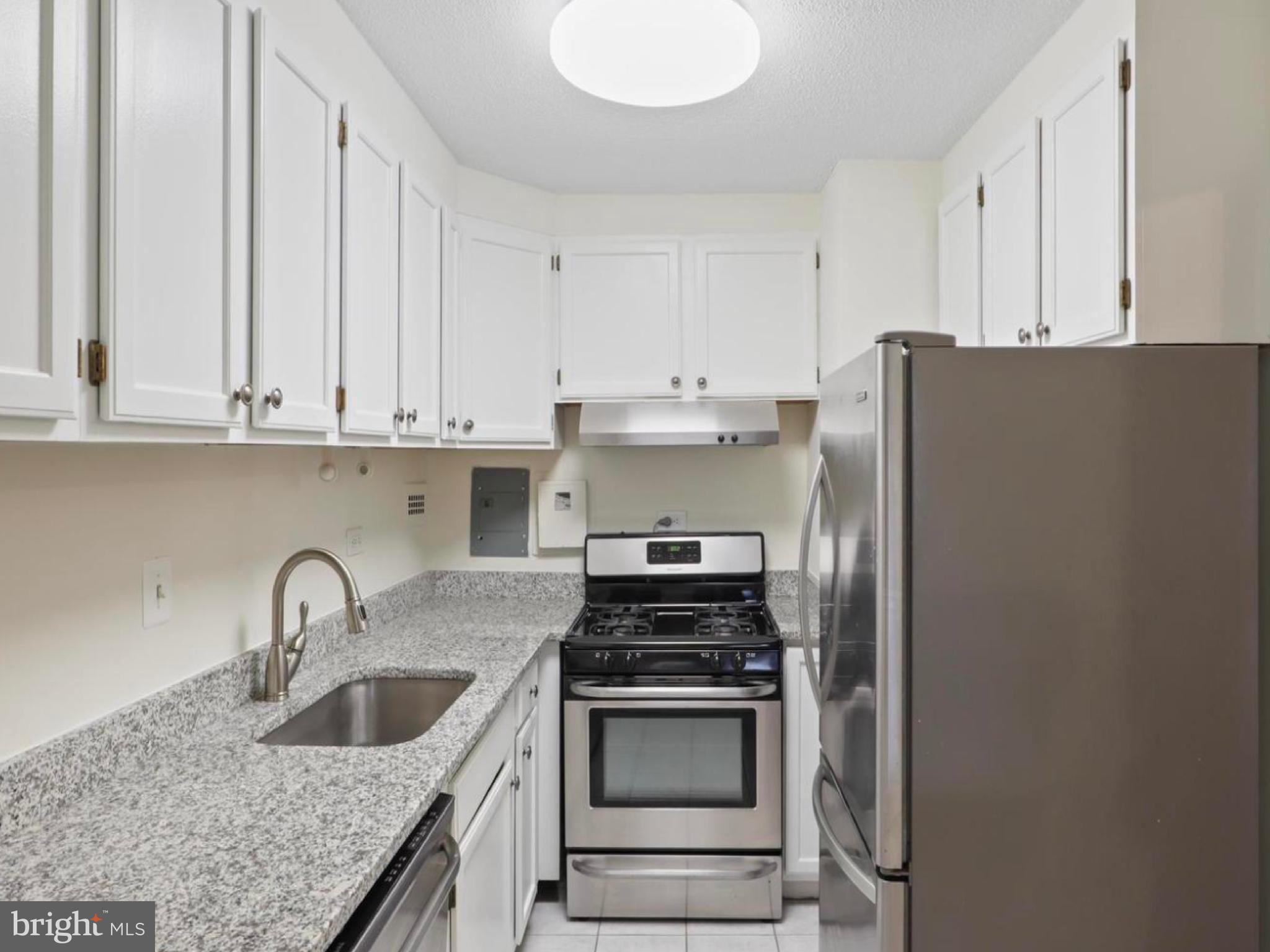 CIRCLE - Residential Lease