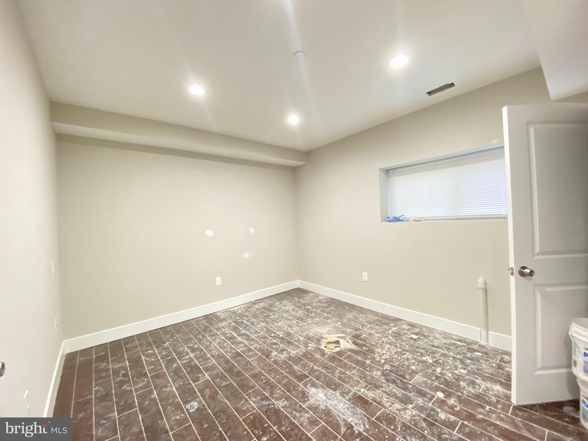 TEMPLE UNIVERSITY - Residential Lease