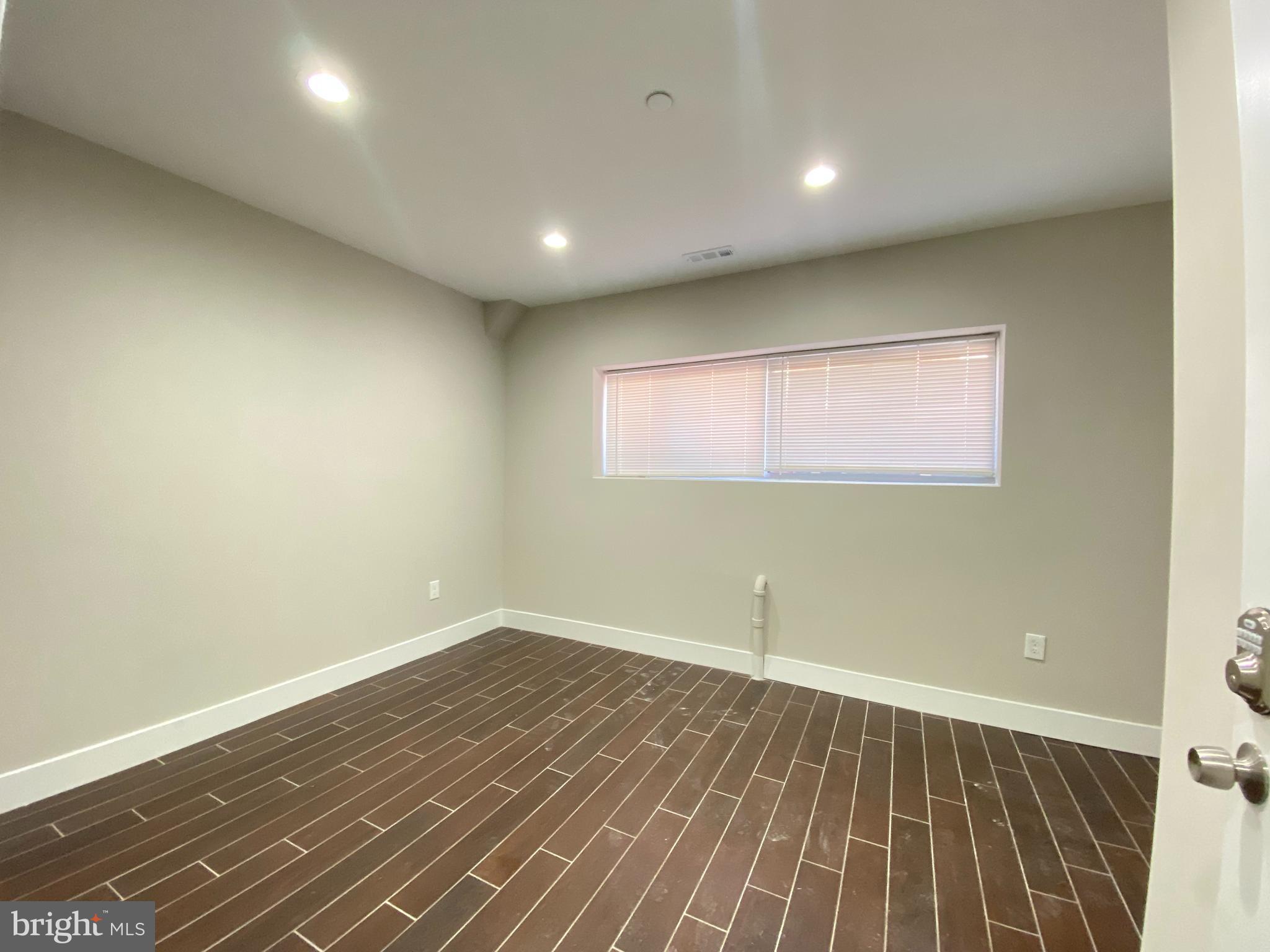 TEMPLE UNIVERSITY - Residential Lease