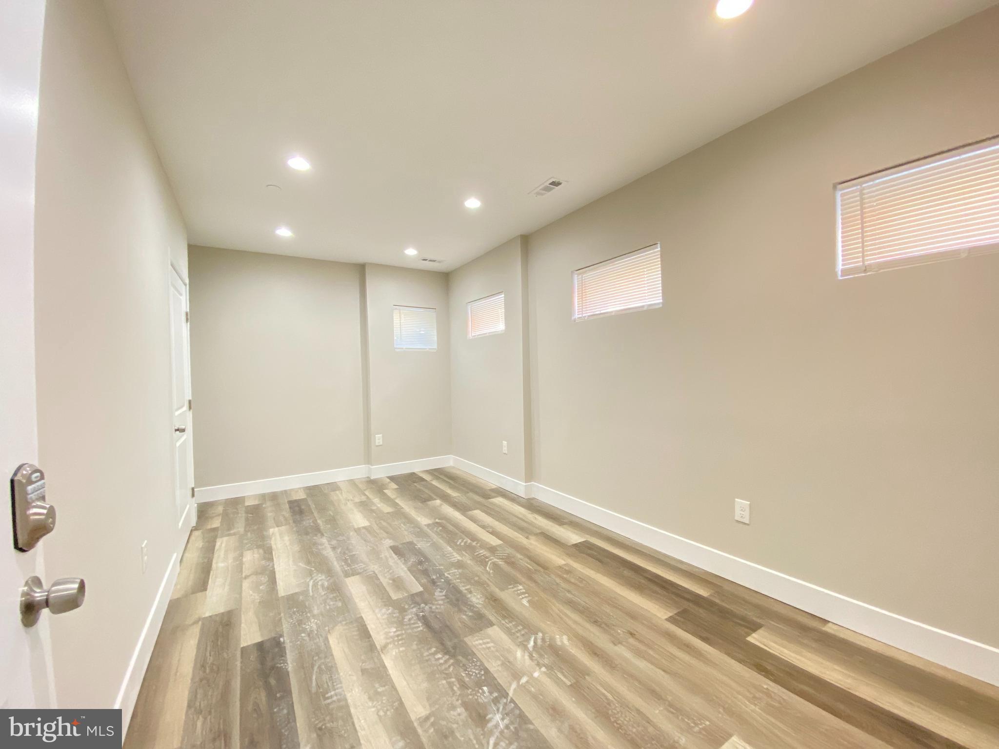 TEMPLE UNIVERSITY - Residential Lease