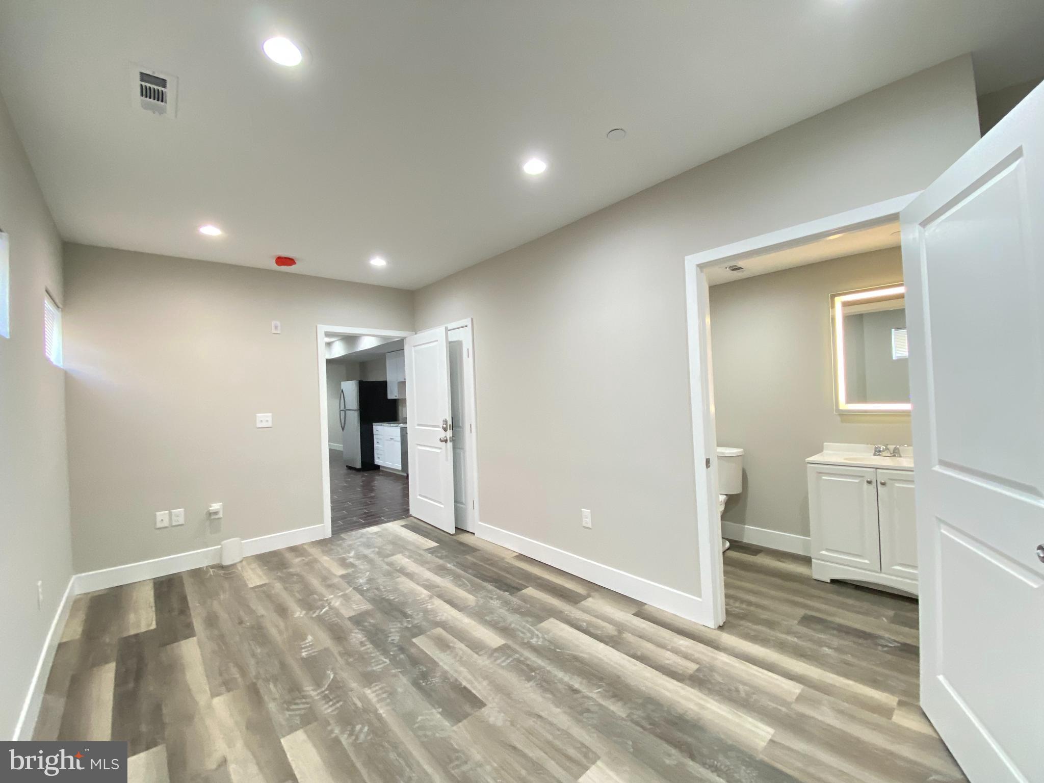 TEMPLE UNIVERSITY - Residential Lease