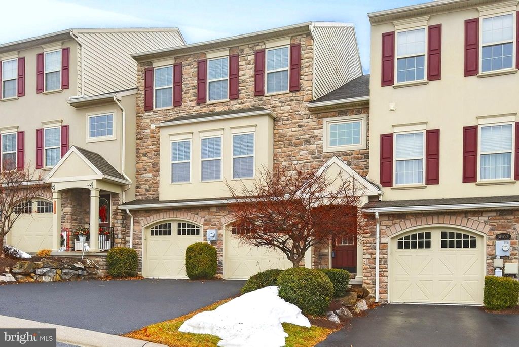 Photo of 1905 Roxbury Court, MECHANICSBURG, PA 17055 (MLS # PACB2050874)