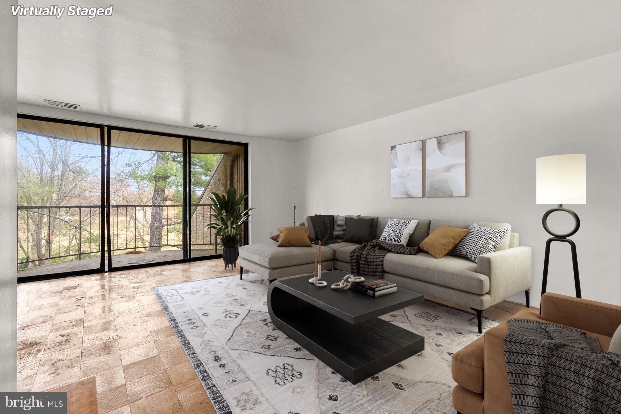 HUNTLEY SQUARE CONDOMINIUMS - Residential