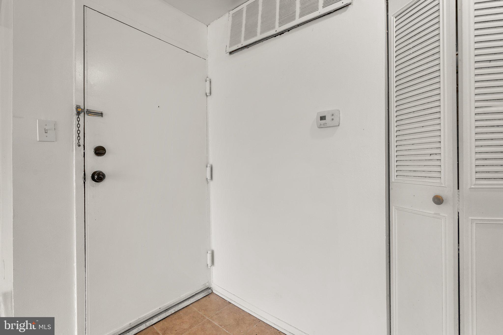 HUNTLEY SQUARE CONDOMINIUMS - Residential