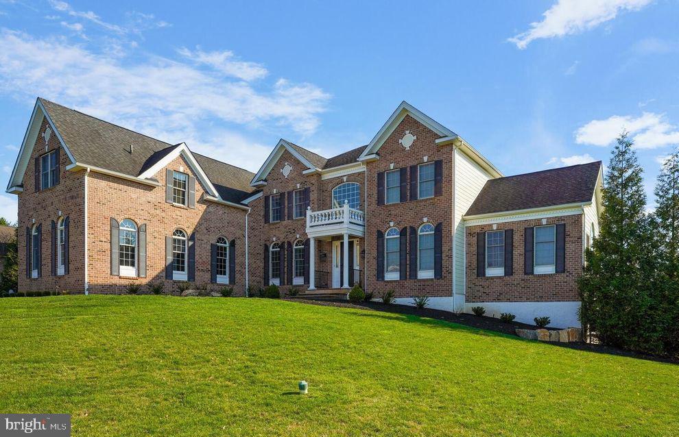 Welcome to 7 Pin Oak Drive, a Stunning 5-Bedroom, 4.5 Bathroom Home on a Private Cul-De-Sac in Sought after Estates At Chadds Ford. Upon entering the home through the two-story foyer, Flanked by Formal Living and Dining Rooms, Elegant Conservatory, 2-Story Family Room with Fireplace and Wall of Windows. Brand New Custom Gourmet Kitchen and Sunny Breakfast Room makes Entertaining a Dream, Convenient Study, Powder Room and Laundry Room Completes the First Floor. Butlers Pantry and Brazilian Cherry Hardwood floors Throughout. Sliding Door from Breakfast Room to Maintenance Free Deck with Amazing Views. Ascend the Grand Staircase to the Second Floor, A Luxurious Owners Suite , Sitting Room, Four Walk-In-Closets, a Dressing Room Area, Large Owners Bath that has Double Vanities, a Tiled Stall Shower and Jetted Tub. Second Bedroom Ensuite, Third and Fourth Bedroom with Shared Bath. Fully Finished Walk-Out Basement, 5th Bedroom, Fourth Bath, Wet Bar, Exercise Room, Home Theater, and Much More. The Backyard has a new Custom 5 Foot Decorative Fence, Loads of Landscaping Creating Total Privacy with Natural Gas Outdoor Fireplace. Both HVAC Units Replaced August 2023.
Close to Route 1 and 202 for an easy commute to Shopping, Schools, Parks, Corporate Centers, The Philadelphia Airport and Amtrak Train Station- Center City Philadelphia, Wilmington DE, and New York/City.