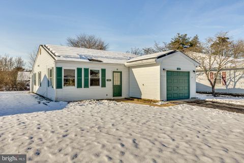 105 HUNTINGTON DRIVE SOUTHAMPTON NJ 08088