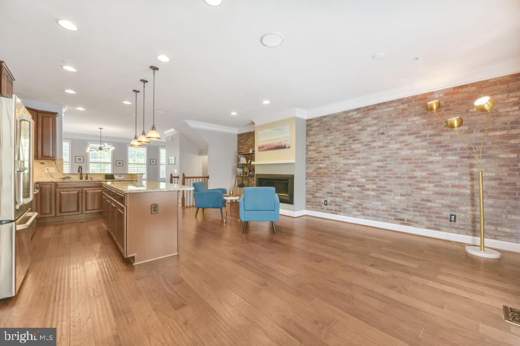 CRESCENT PLACE - Residential