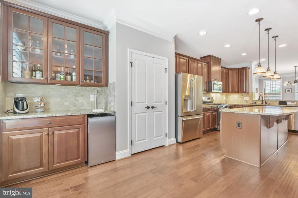 CRESCENT PLACE - Residential