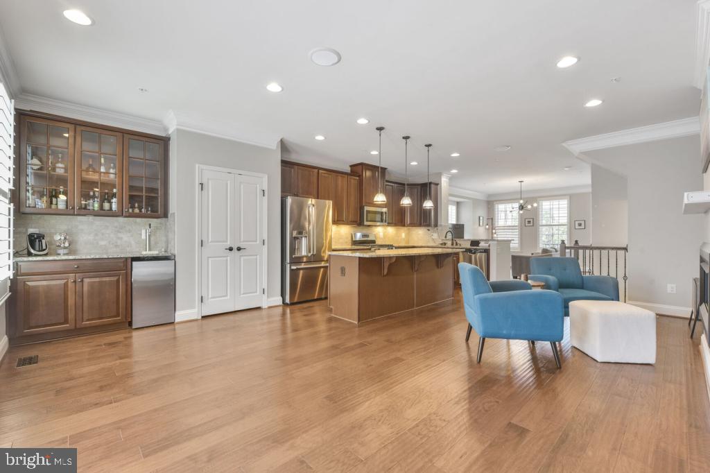 CRESCENT PLACE - Residential