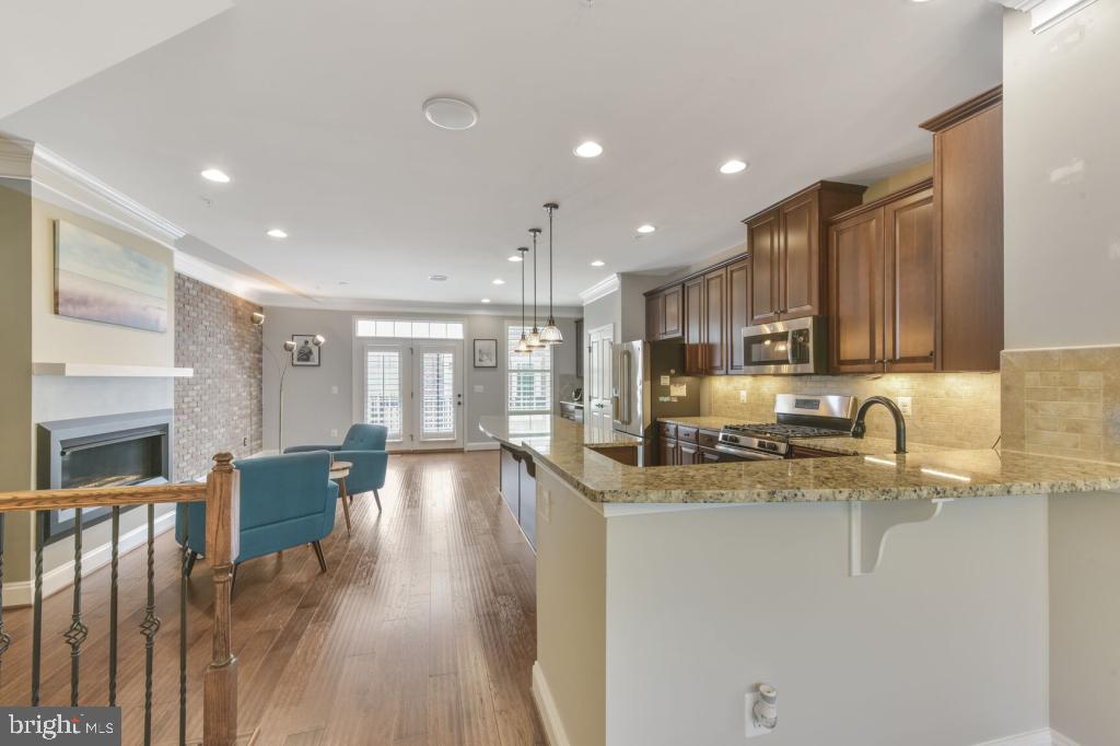 CRESCENT PLACE - Residential