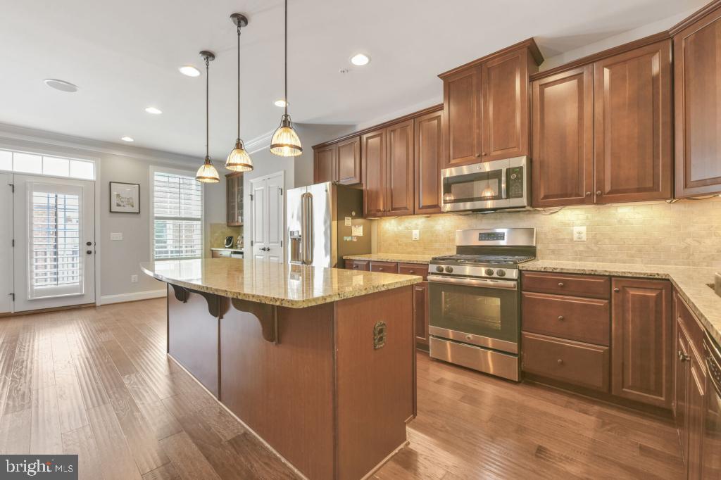 CRESCENT PLACE - Residential