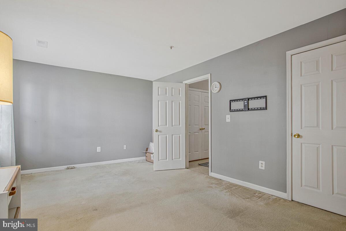 ANNAPOLIS WALK - Residential