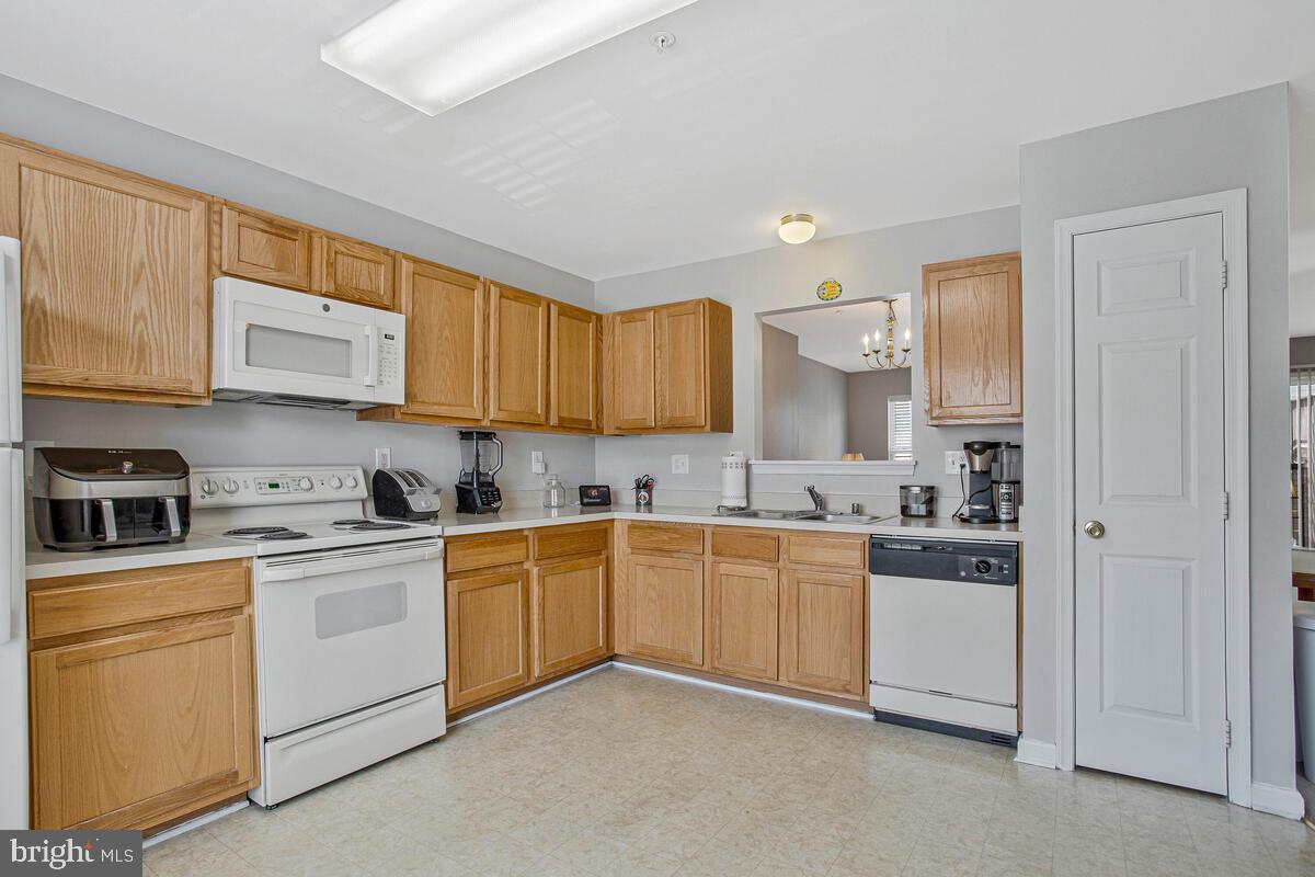 ANNAPOLIS WALK - Residential